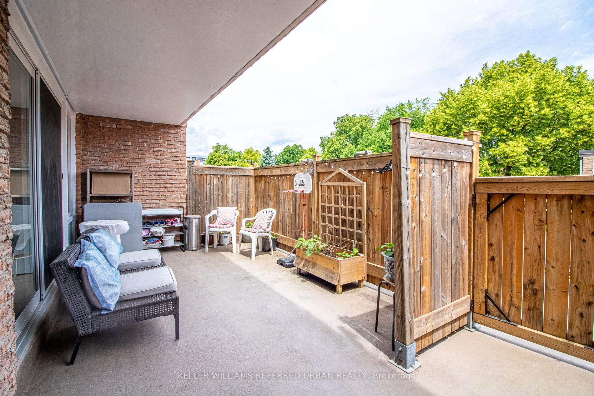 60 Springfair Avenue Property Photo 23
