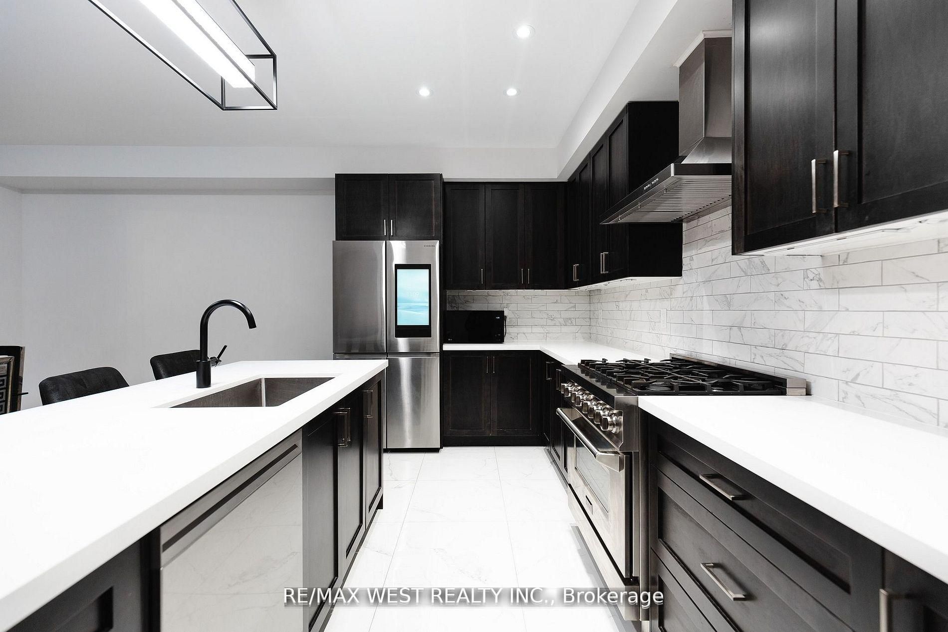 31 Frederick Taylor Way Property Photo 8