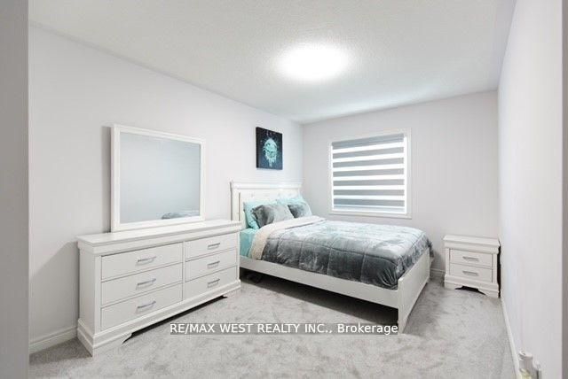 31 Frederick Taylor Way Property Photo 14