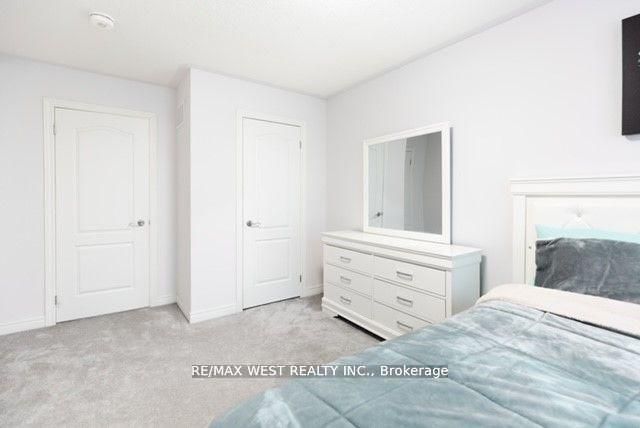 31 Frederick Taylor Way Property Photo 15