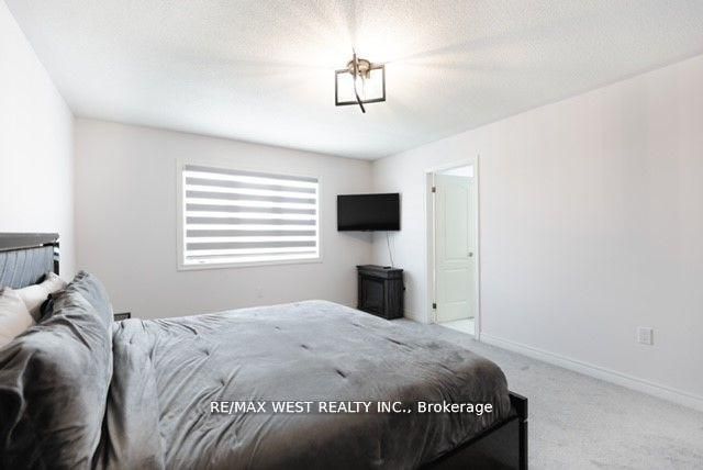 31 Frederick Taylor Way Property Photo 19
