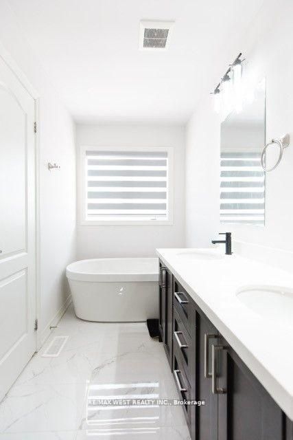 31 Frederick Taylor Way Property Photo 22