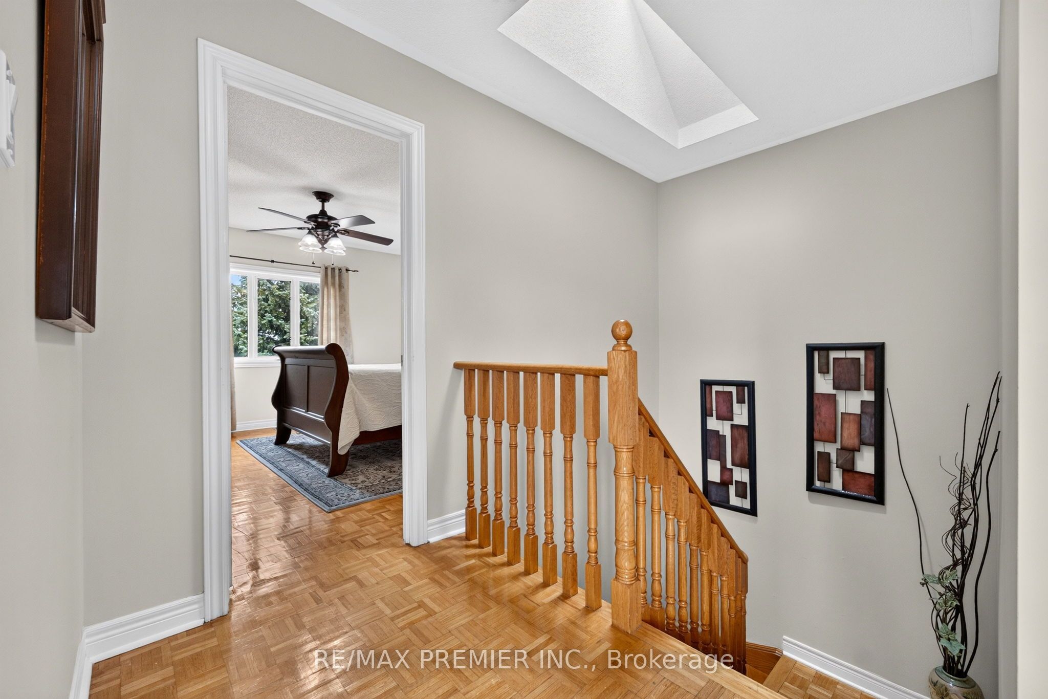 83 Royal Ridge Crescent Property Photo 16