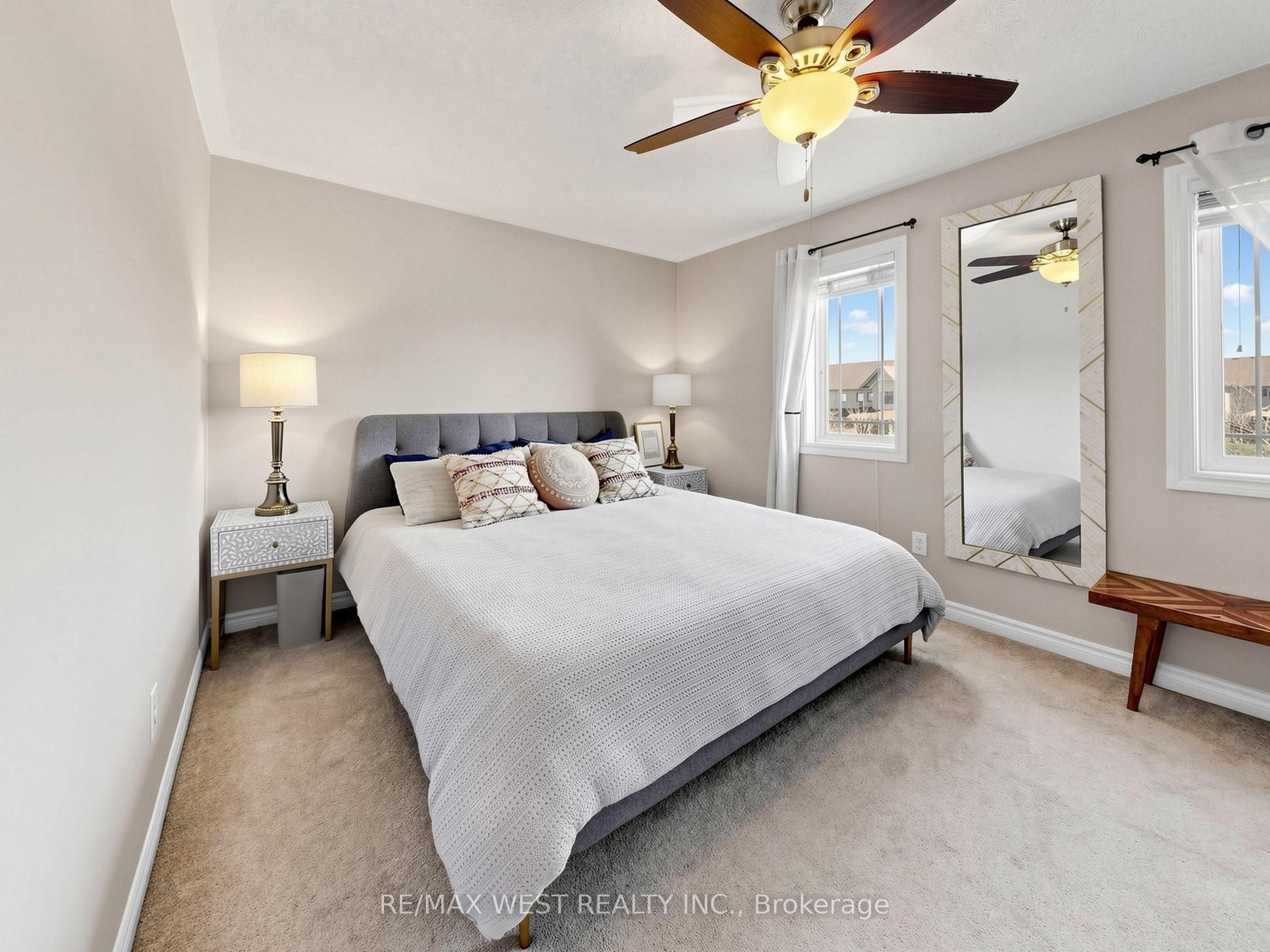 195 Banting Crescent Property Photo 9