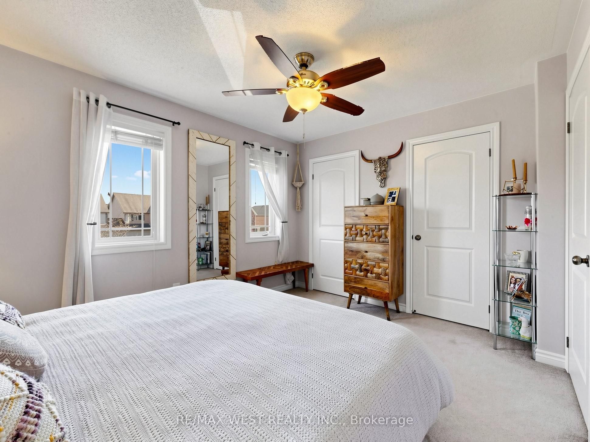 195 Banting Crescent Property Photo 10