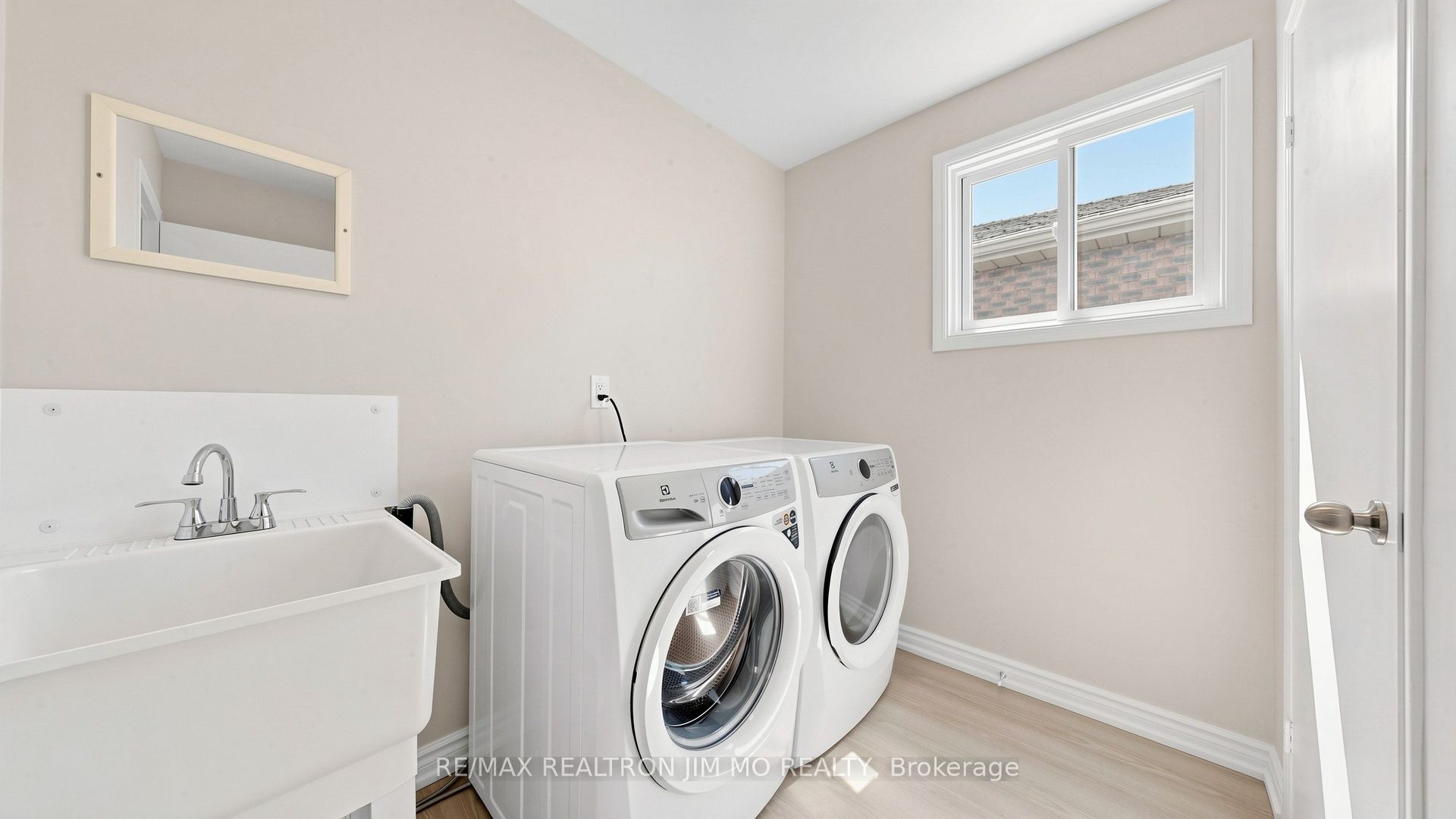 162 Biscayne Boulevard Property Photo 11