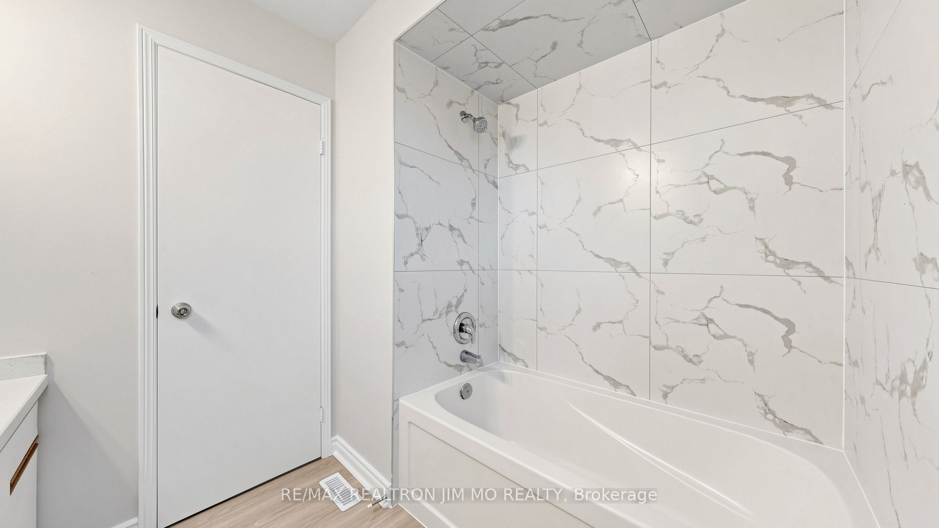 162 Biscayne Boulevard Property Photo 28