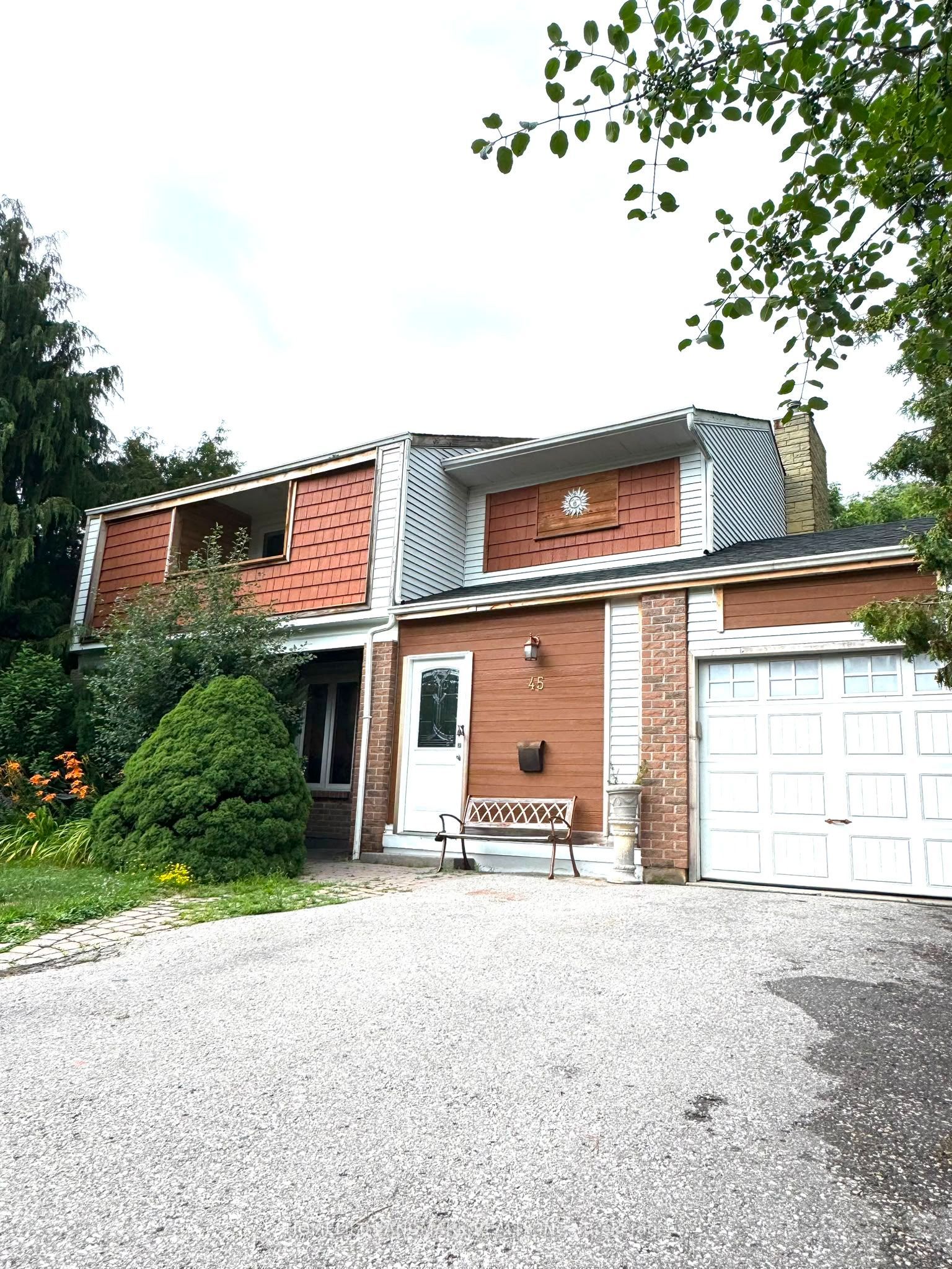 45 Sandusky Crescent Property Photo 2