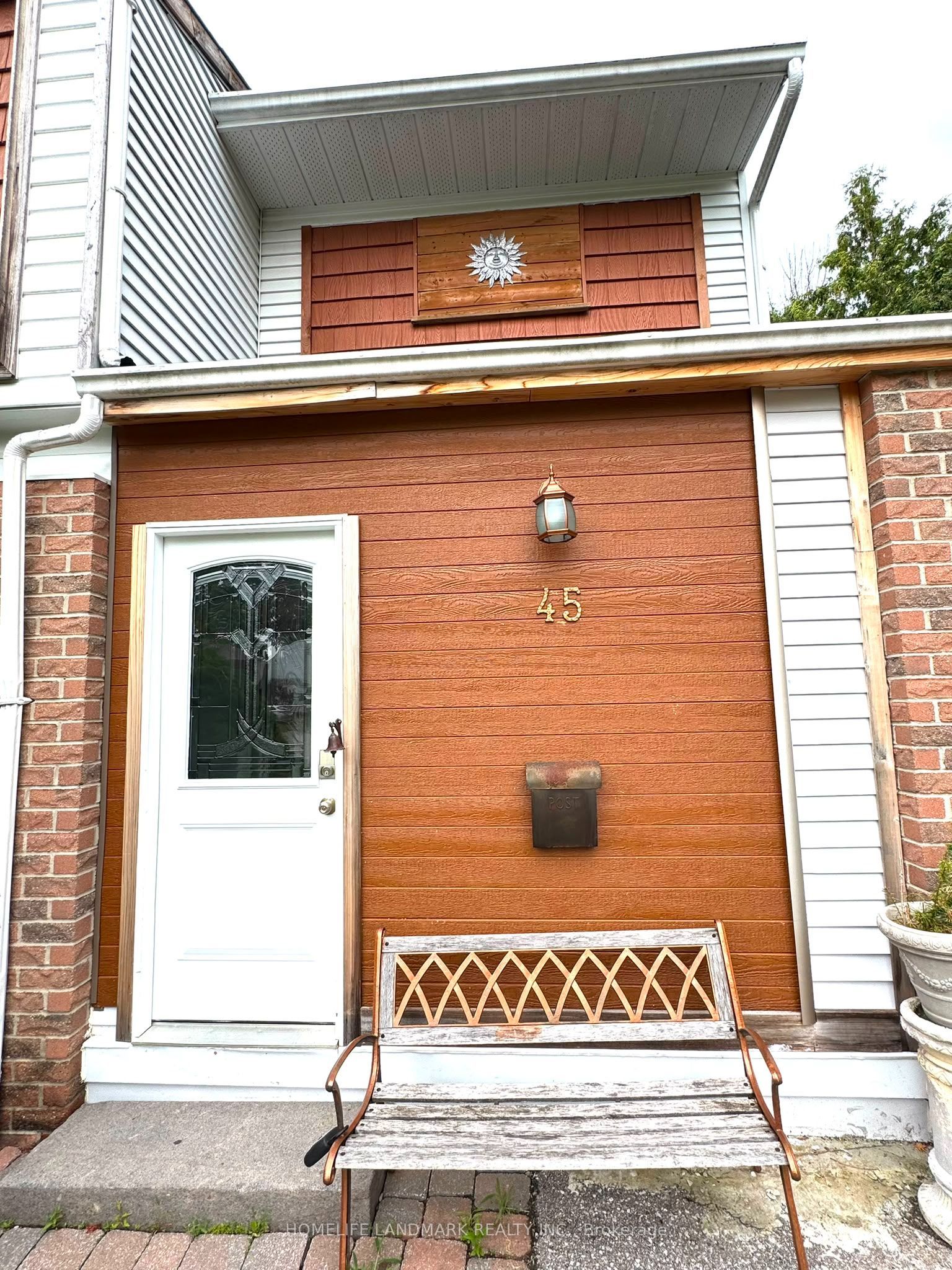 45 Sandusky Crescent Property Photo 3