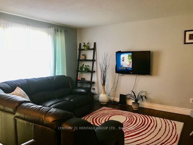 324 Adeline Drive Property Photo 4