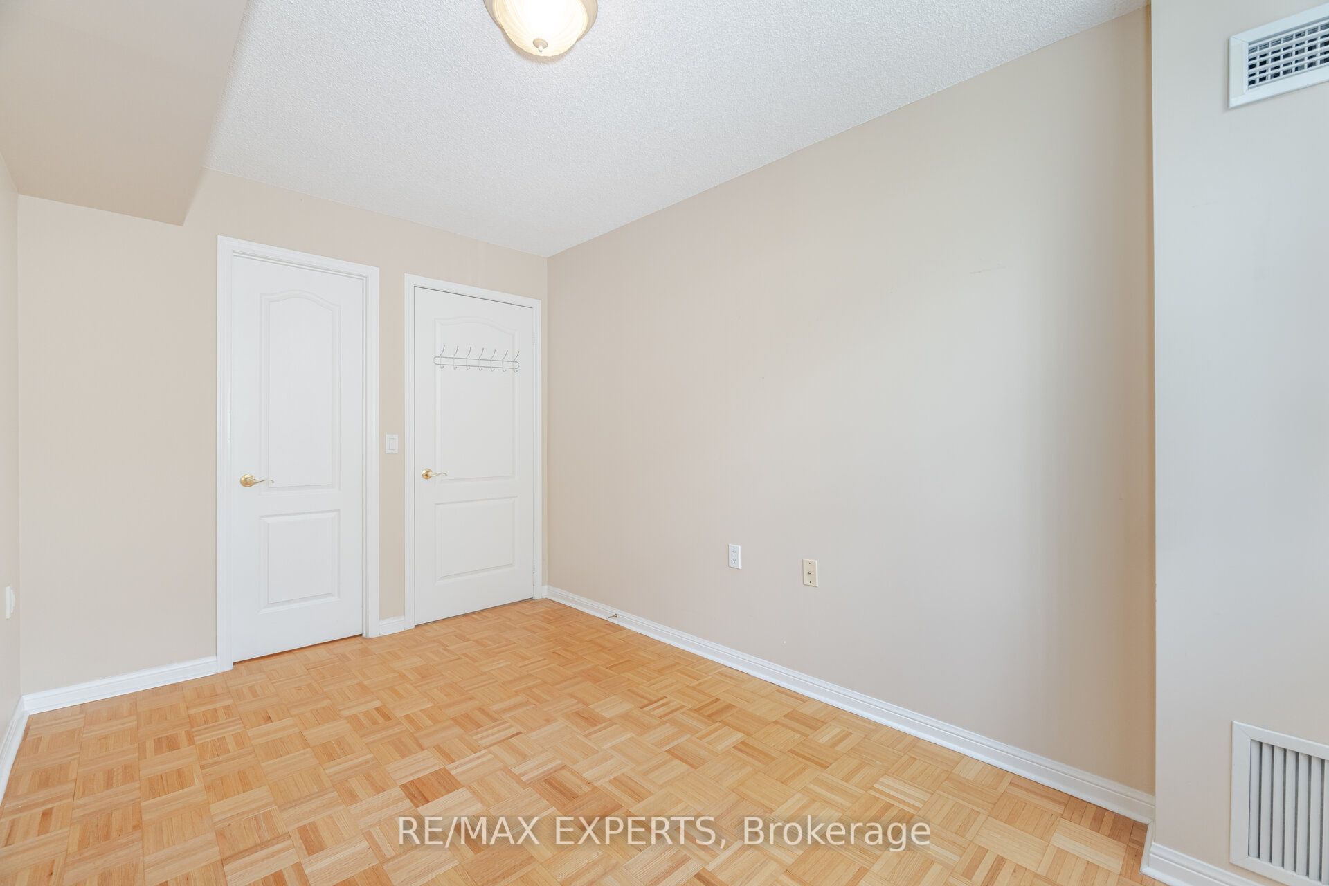 2502 Rutherford Road 216 Property Photo 32