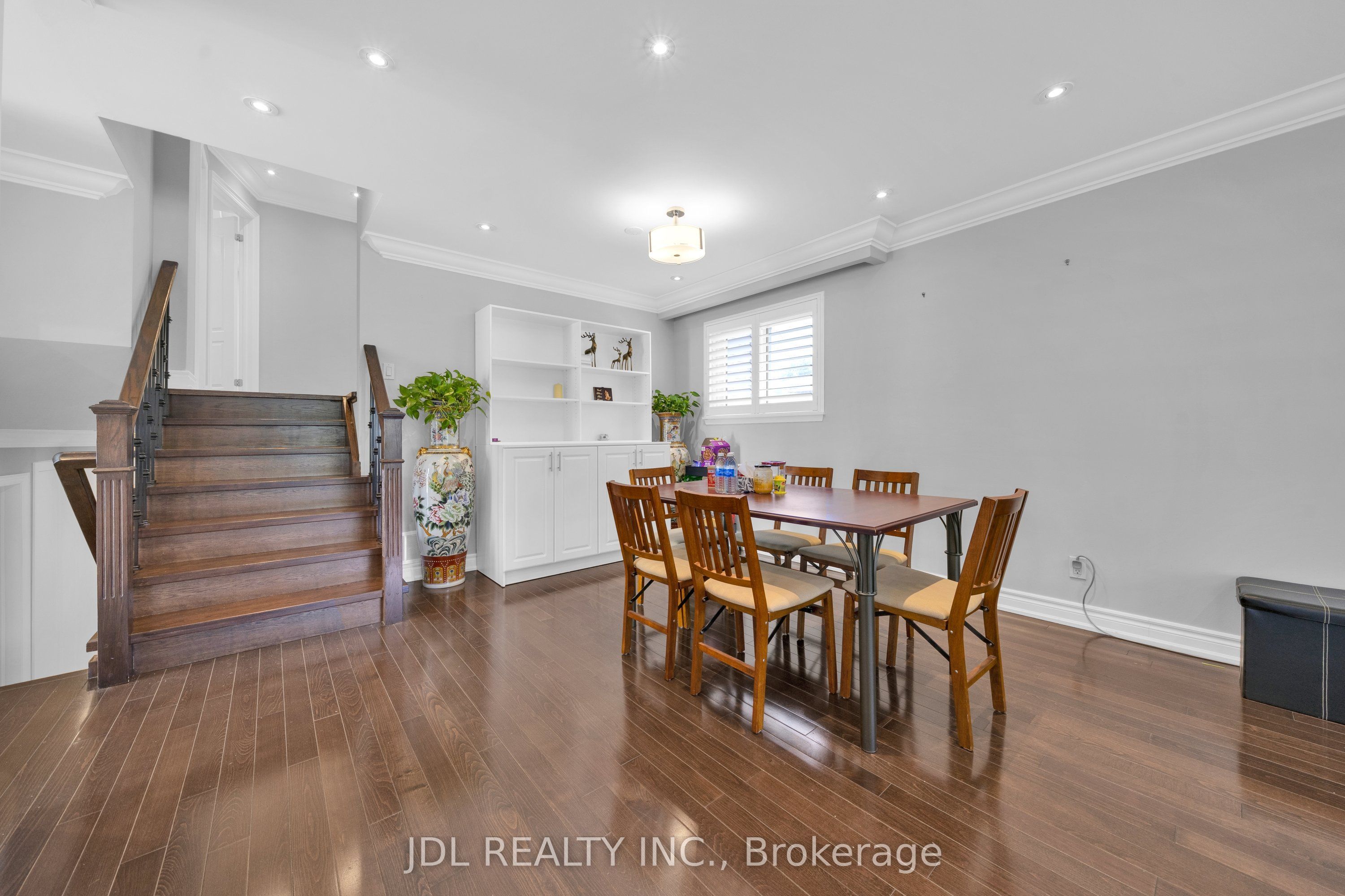 53 Southdale Drive Property Photo 3