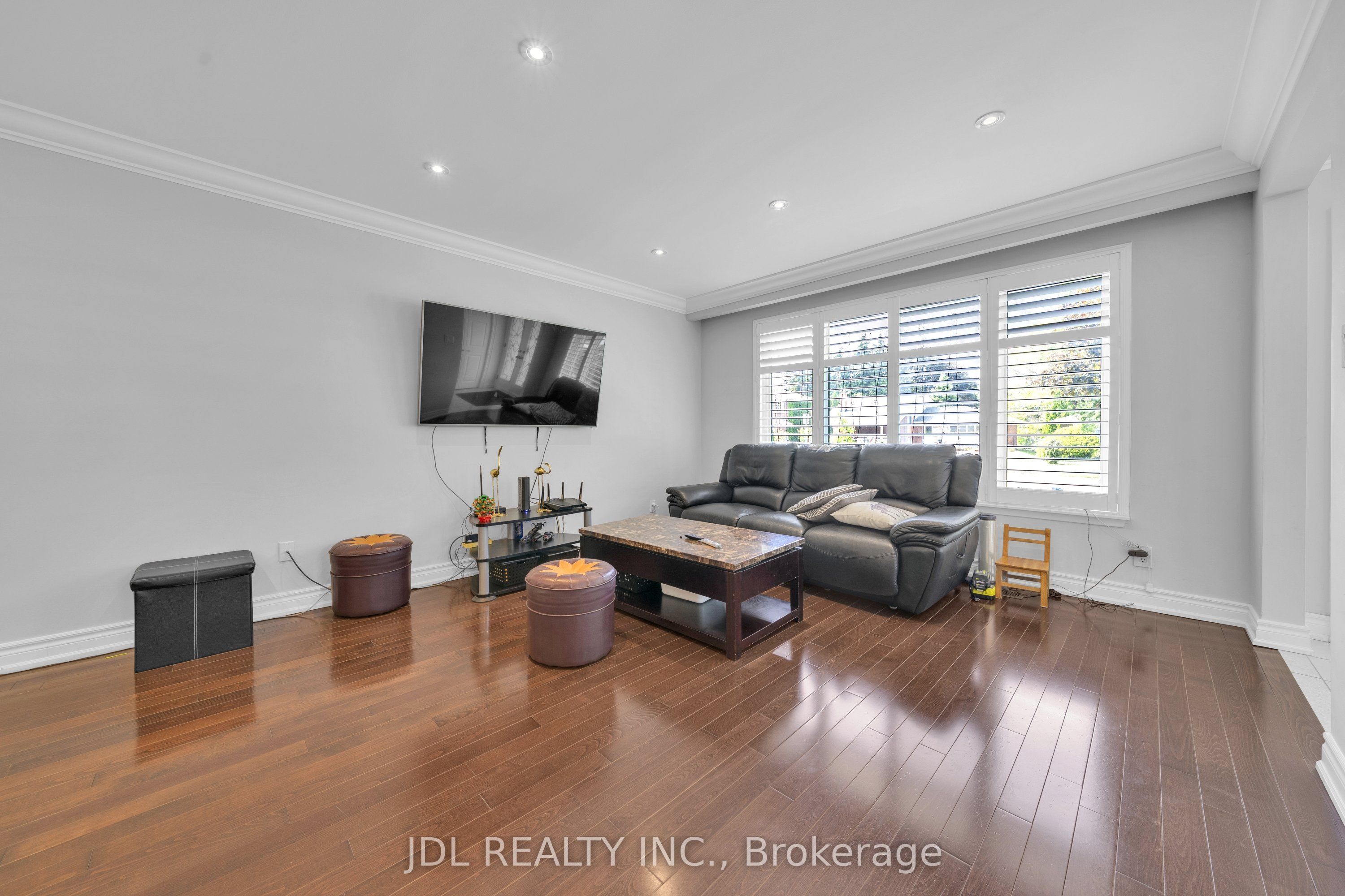 53 Southdale Drive Property Photo 4