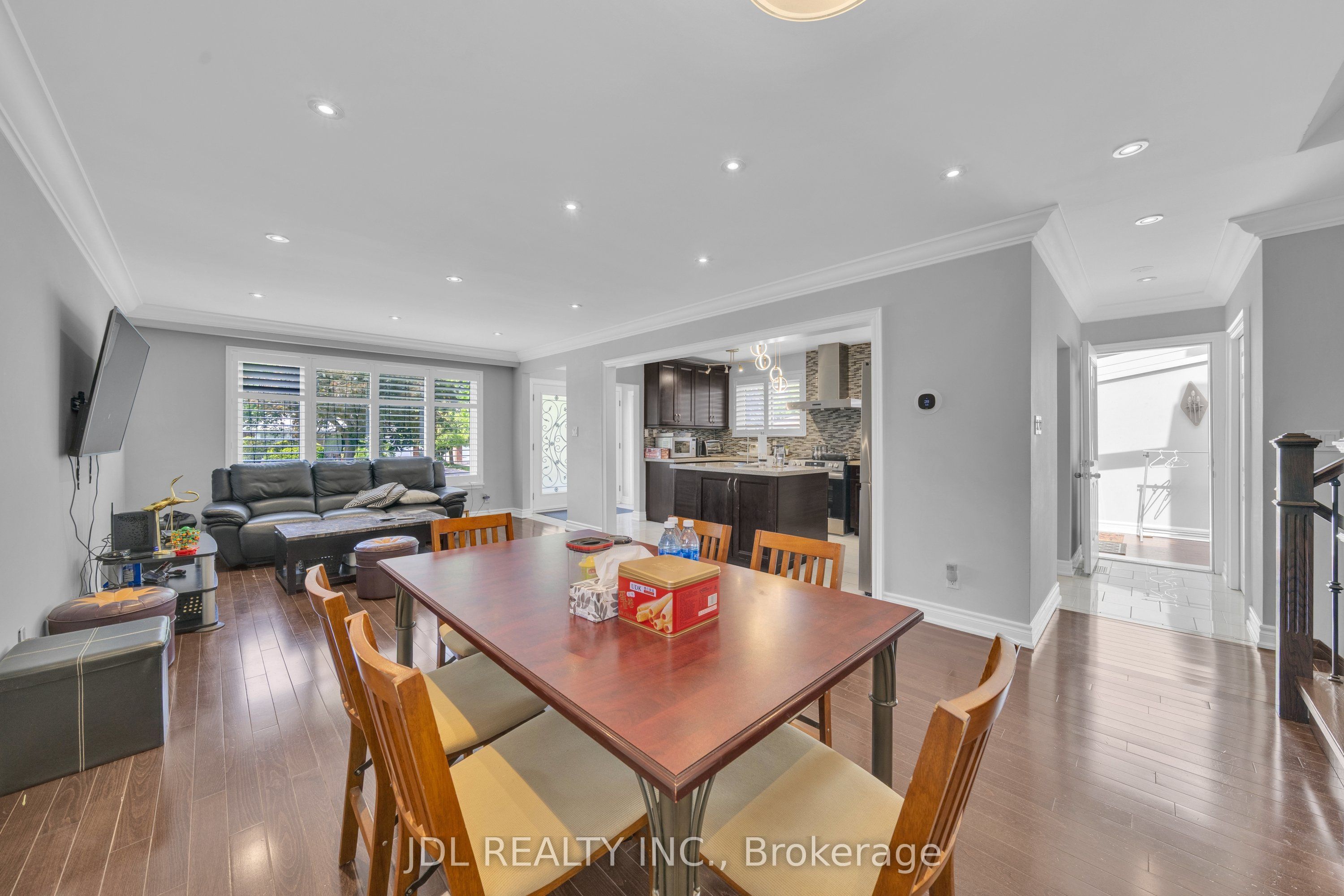 53 Southdale Drive Property Photo 6