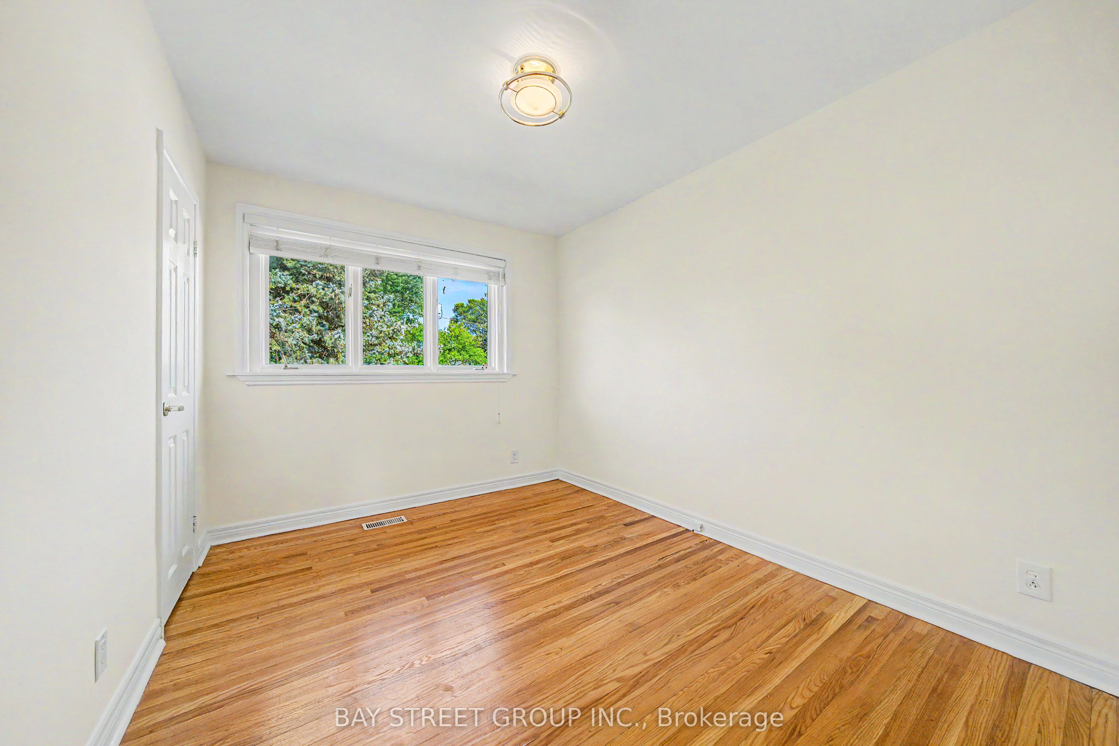 32 Alanadale Avenue Property Photo 18