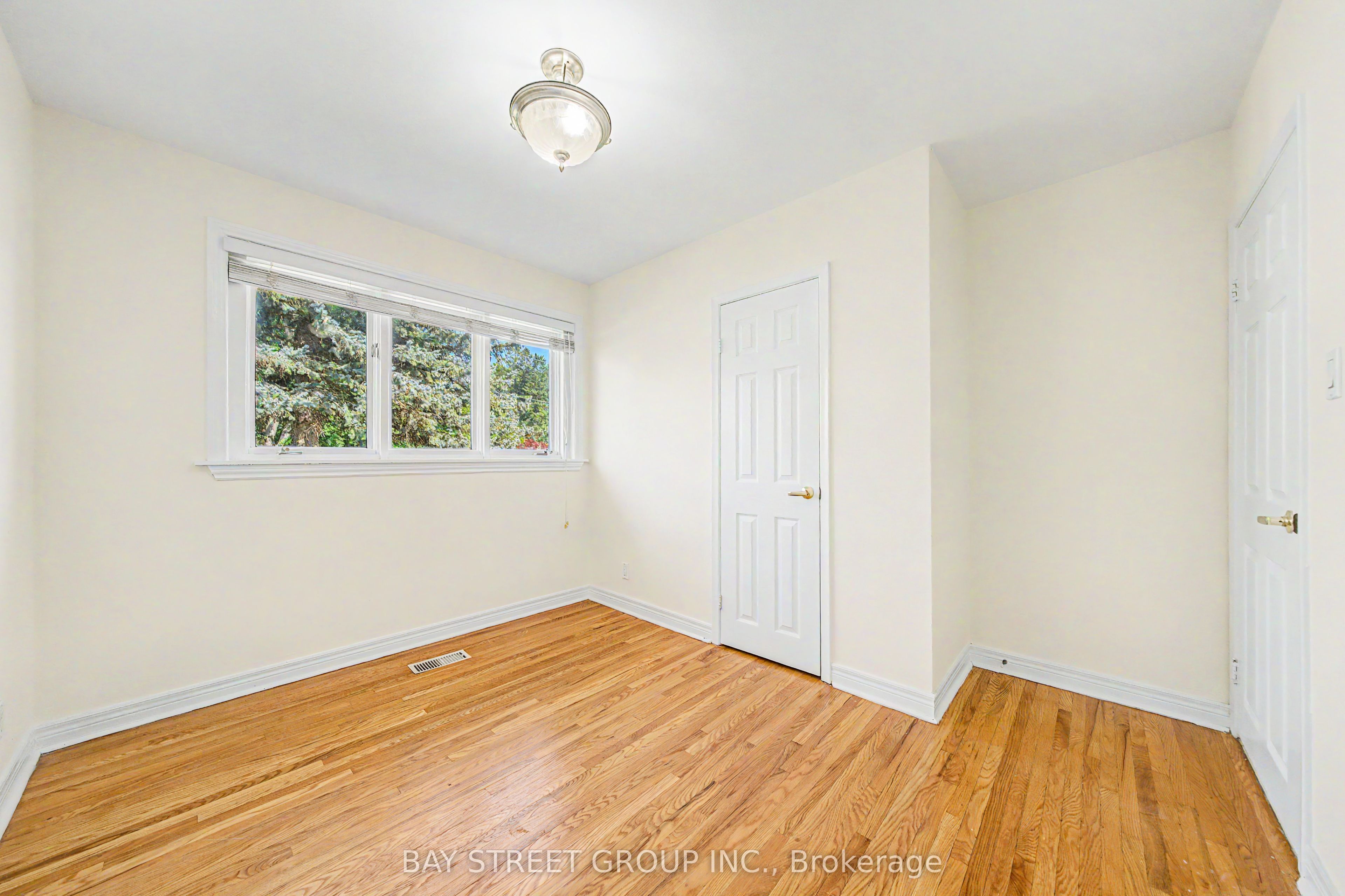 32 Alanadale Avenue Property Photo 21