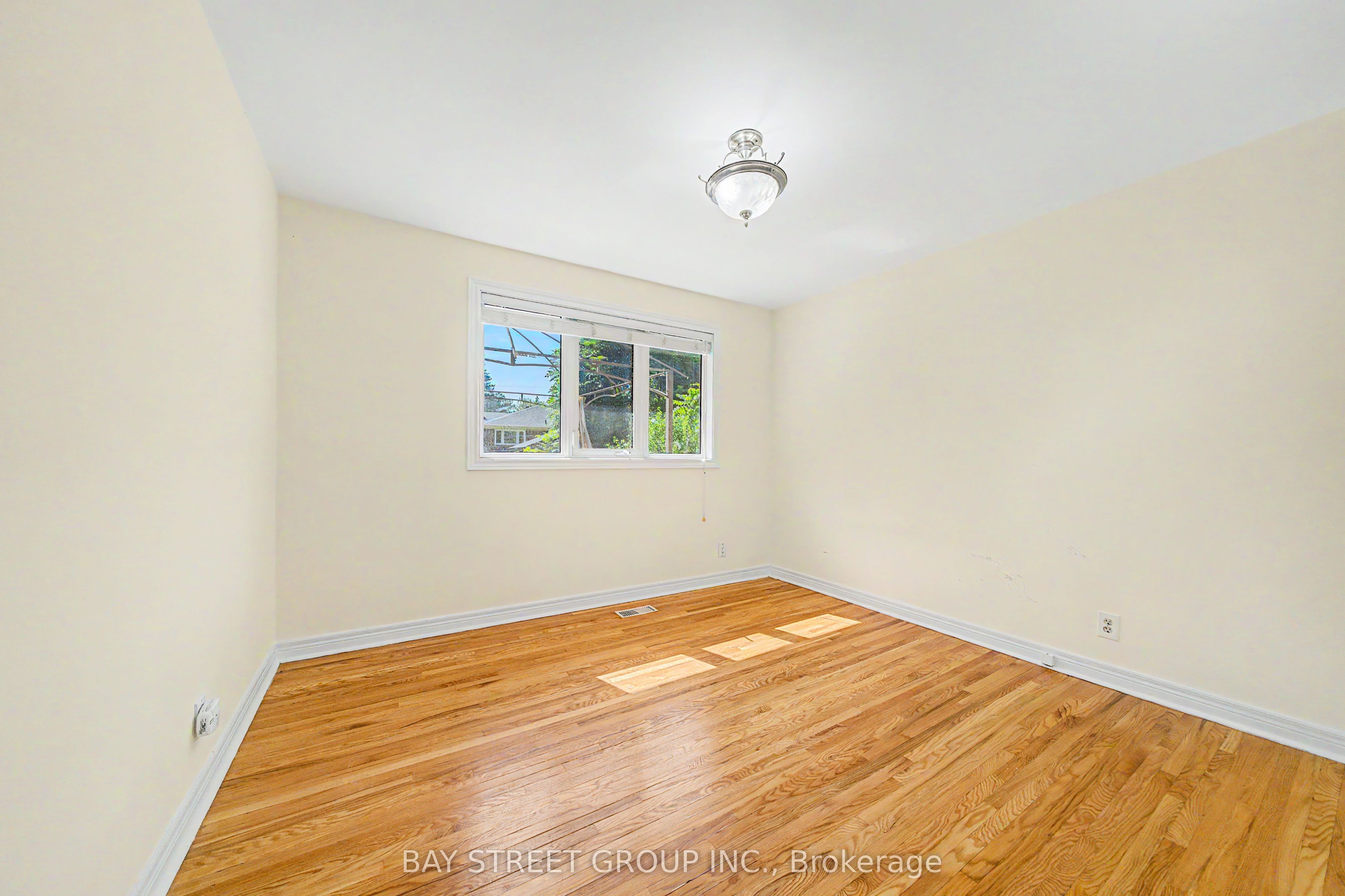 32 Alanadale Avenue Property Photo 22