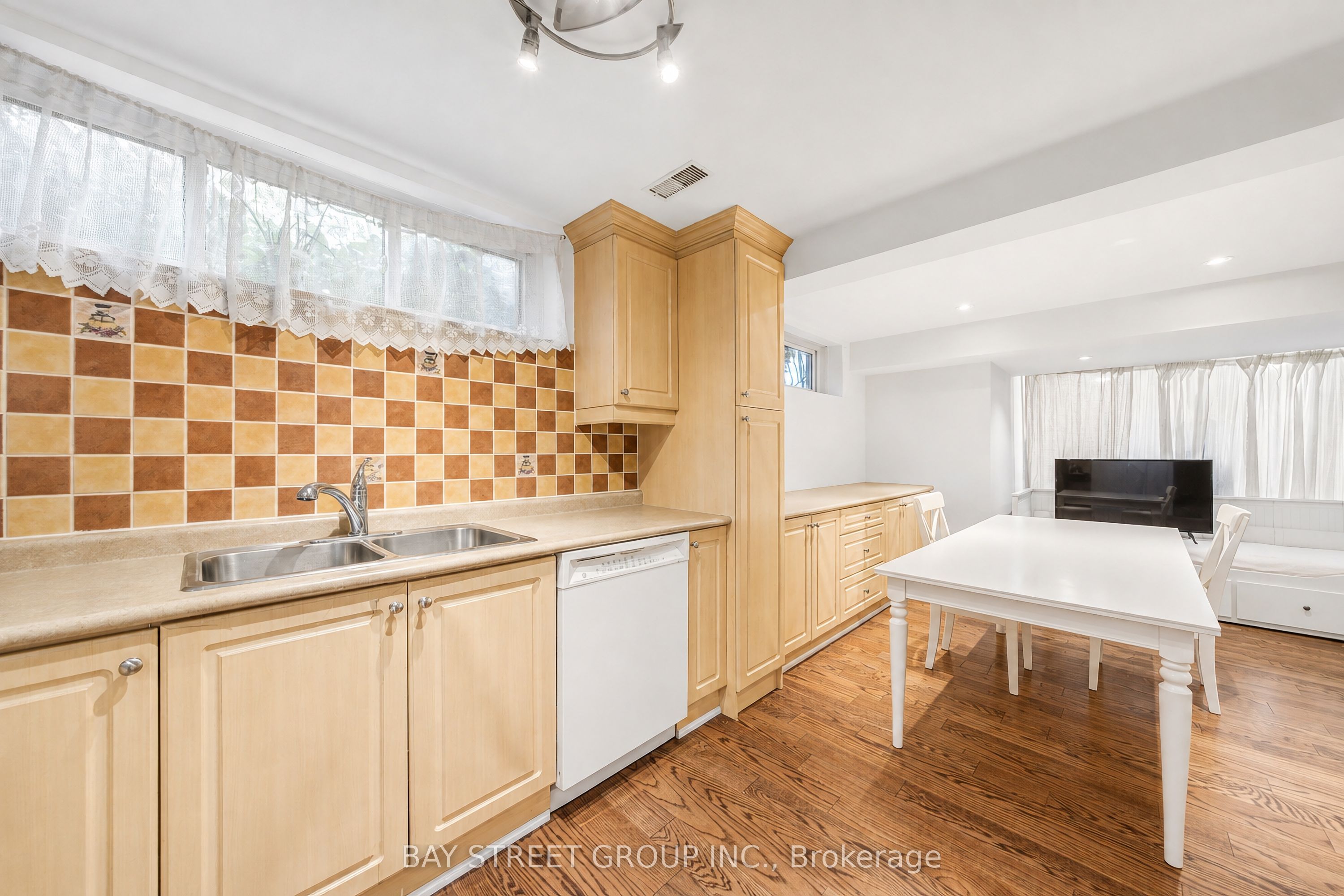 32 Alanadale Avenue Property Photo 28