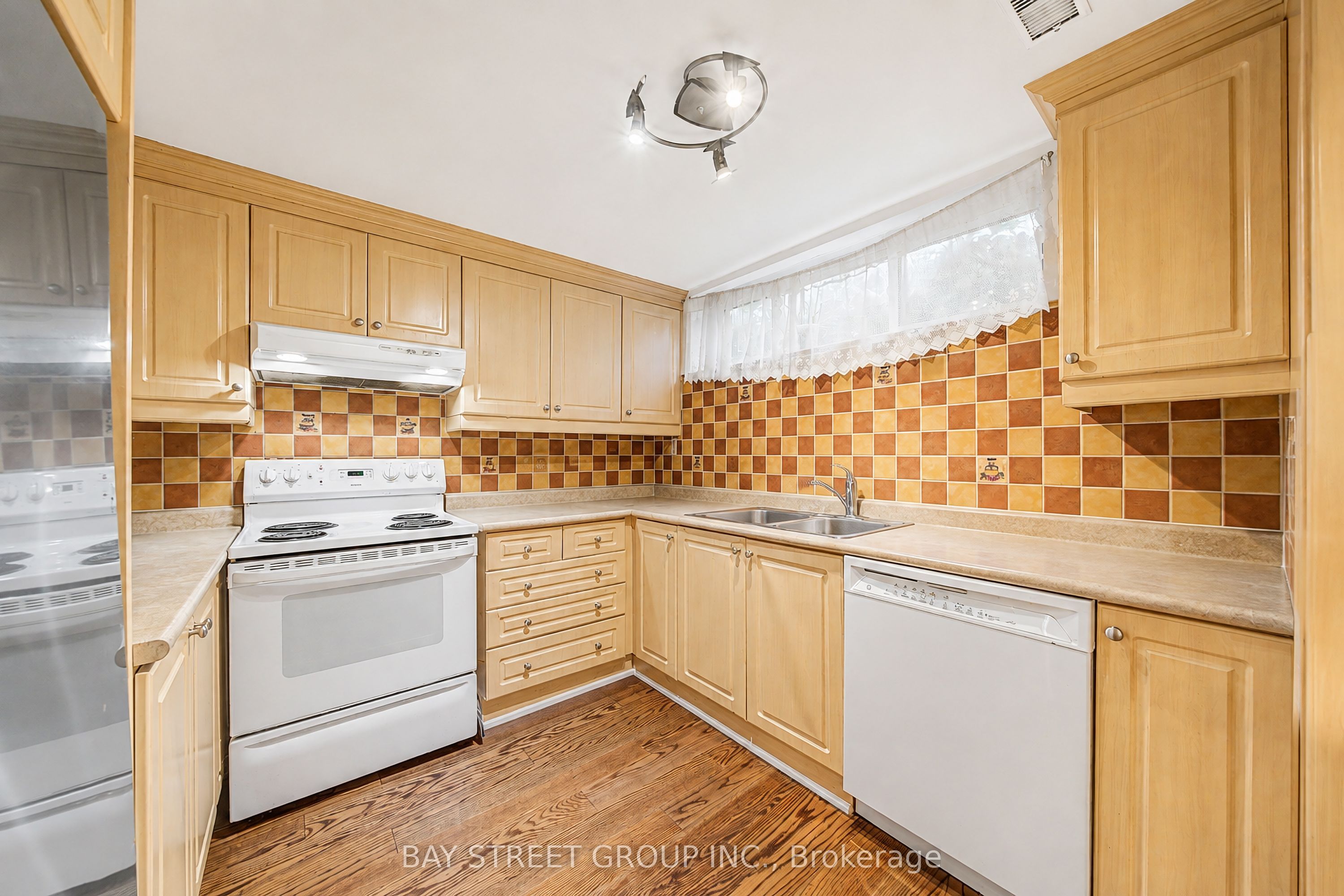 32 Alanadale Avenue Property Photo 29