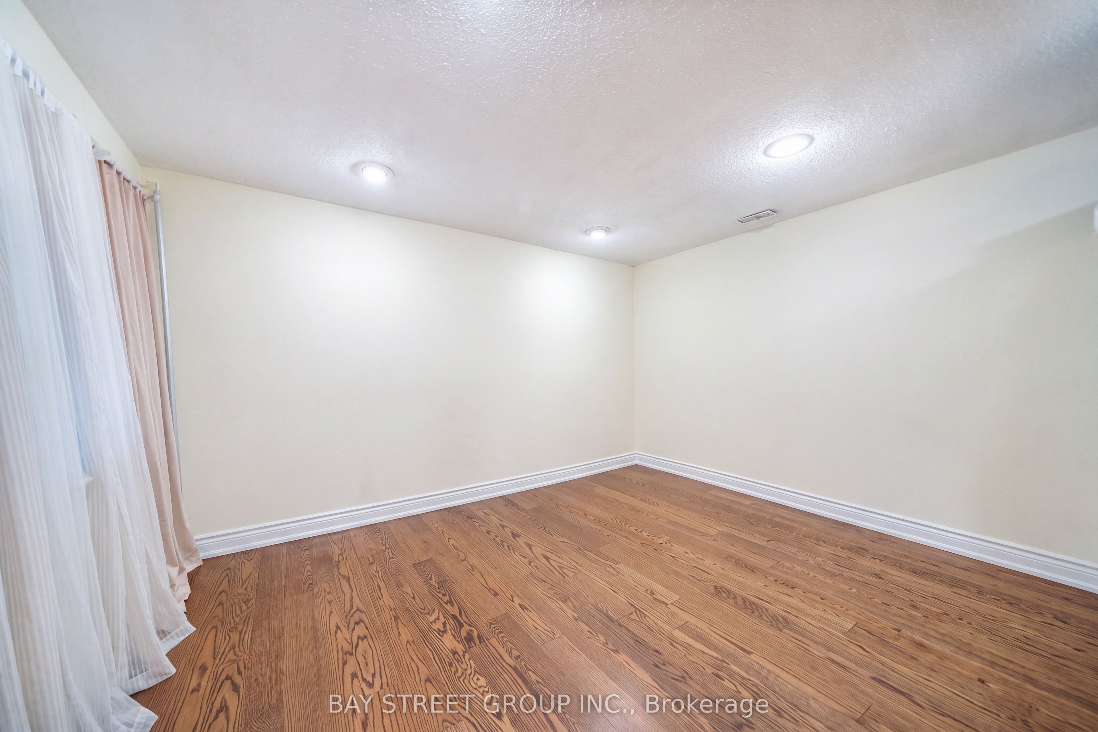 32 Alanadale Avenue Property Photo 32