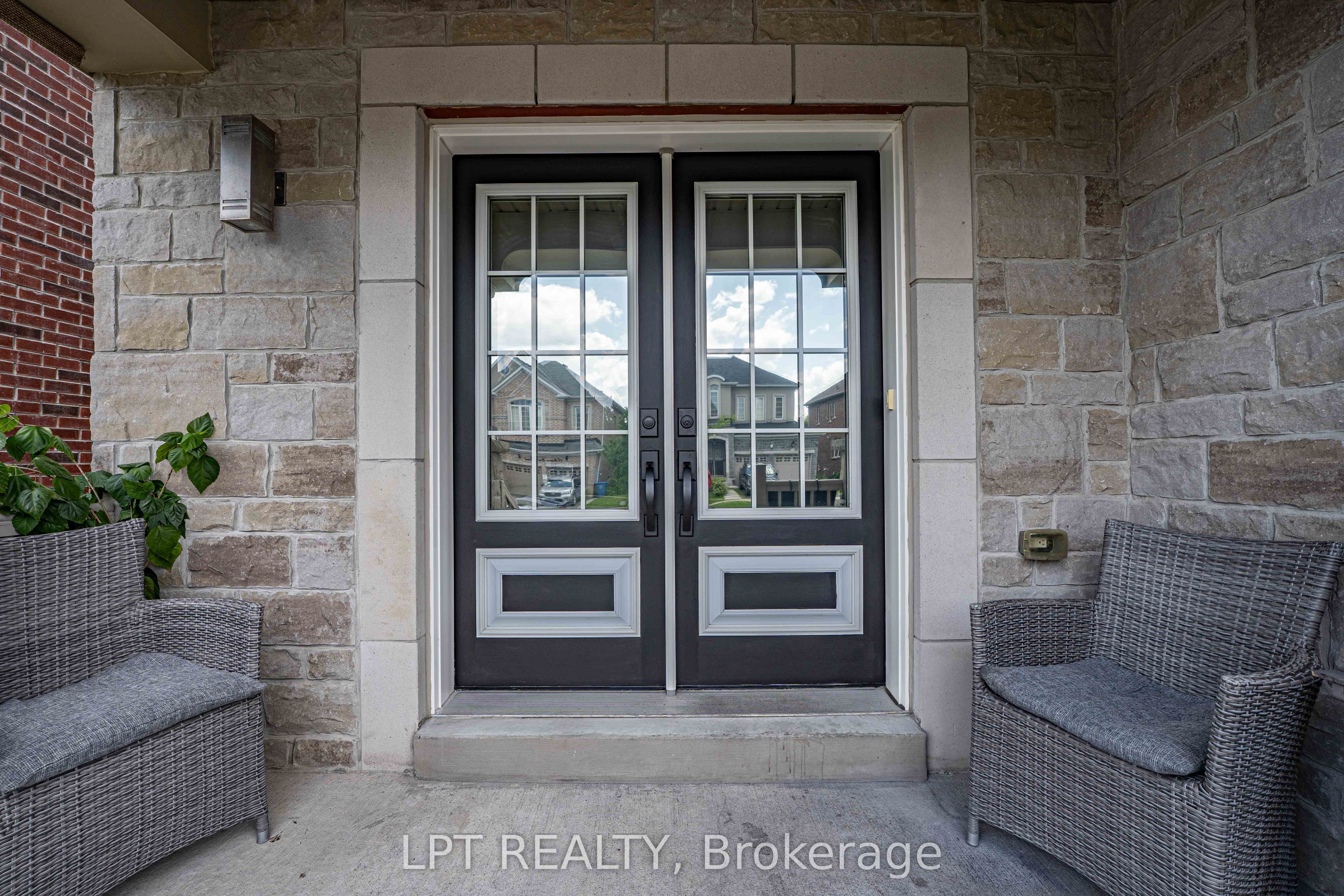 20 Manor Forest Road Property Photo 11