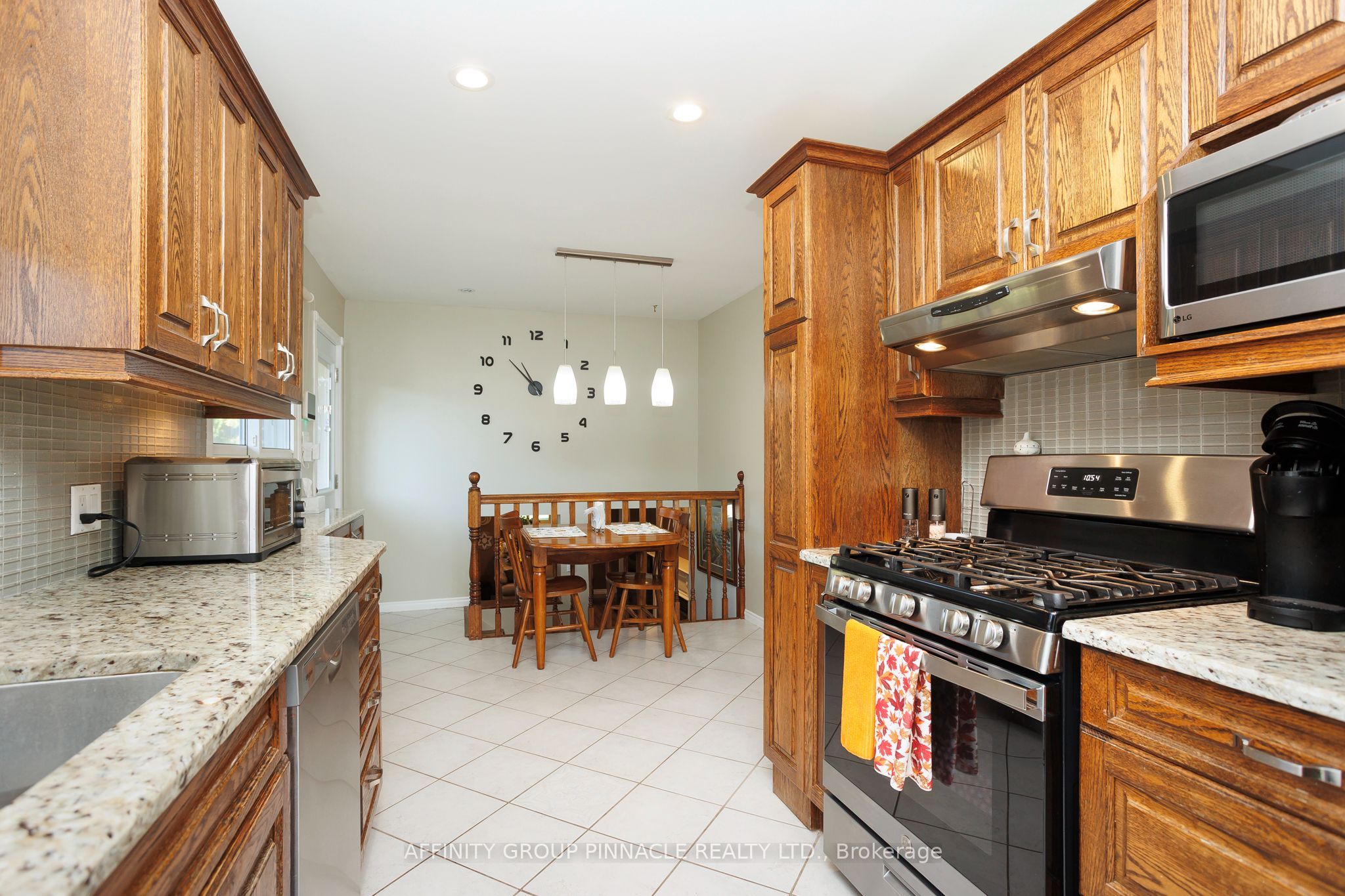 364 Riverdale Road Property Photo 17