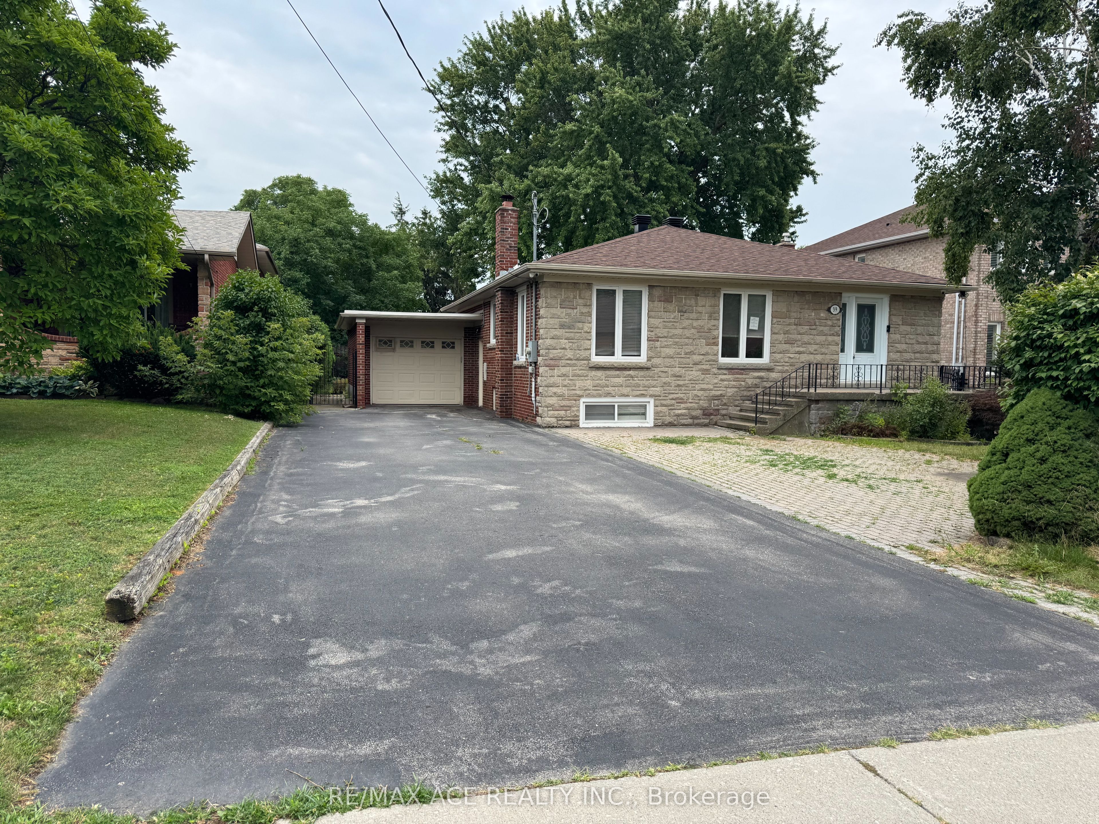 39 Oak Avenue Property Photo 1