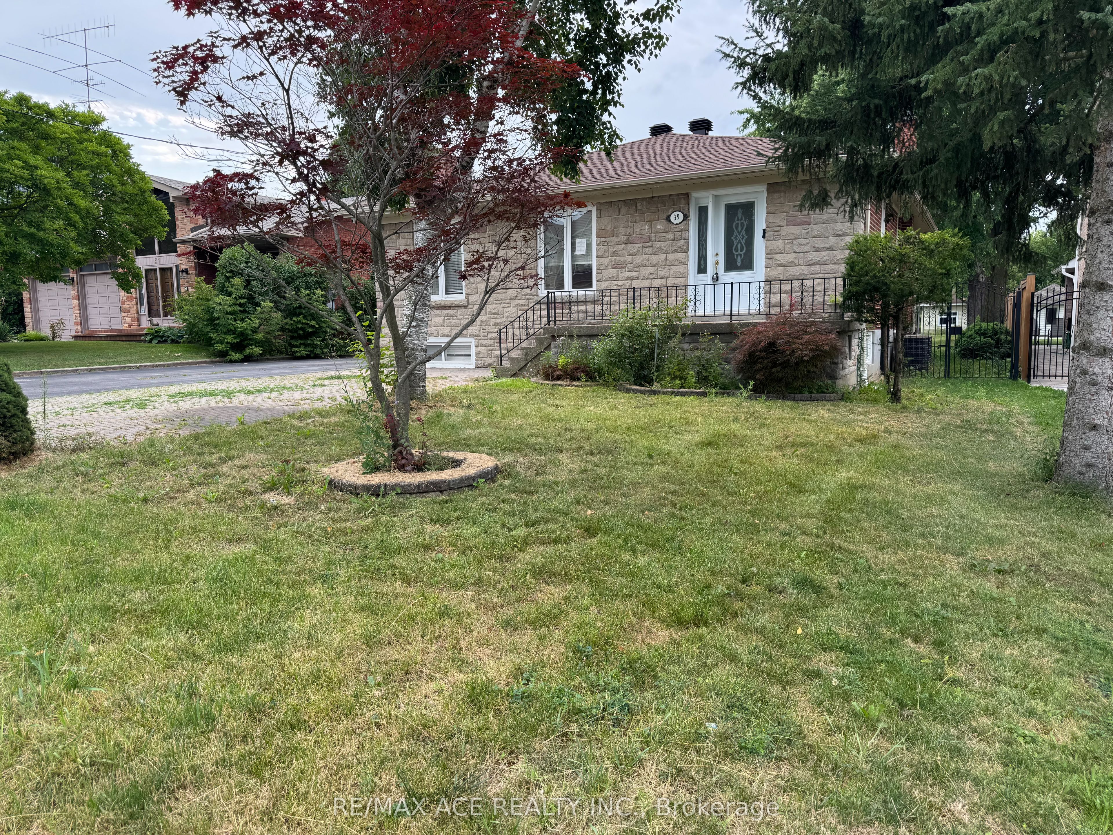39 Oak Avenue Property Photo 4