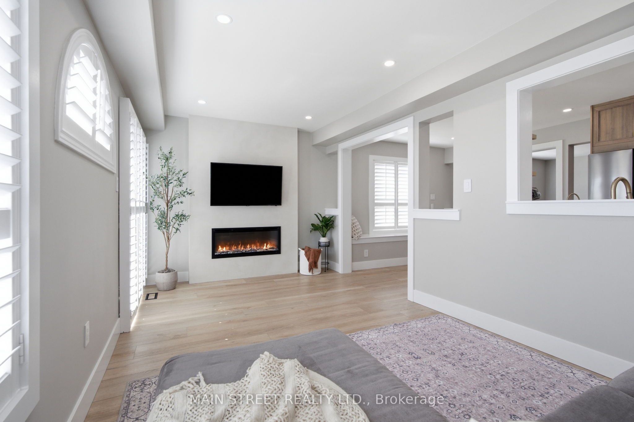 90 Four Seasons Crescent Property Photo 11