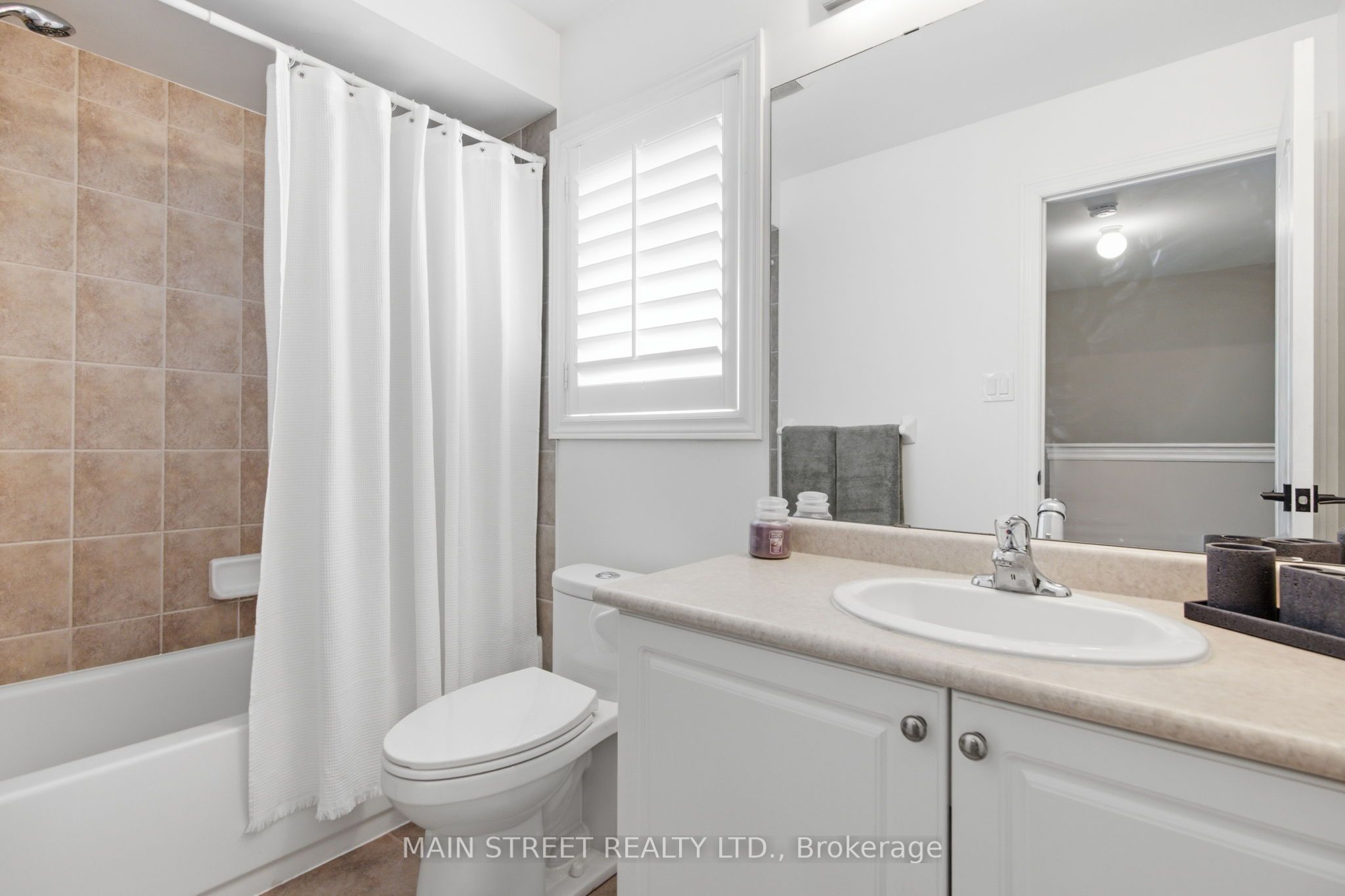90 Four Seasons Crescent Property Photo 19