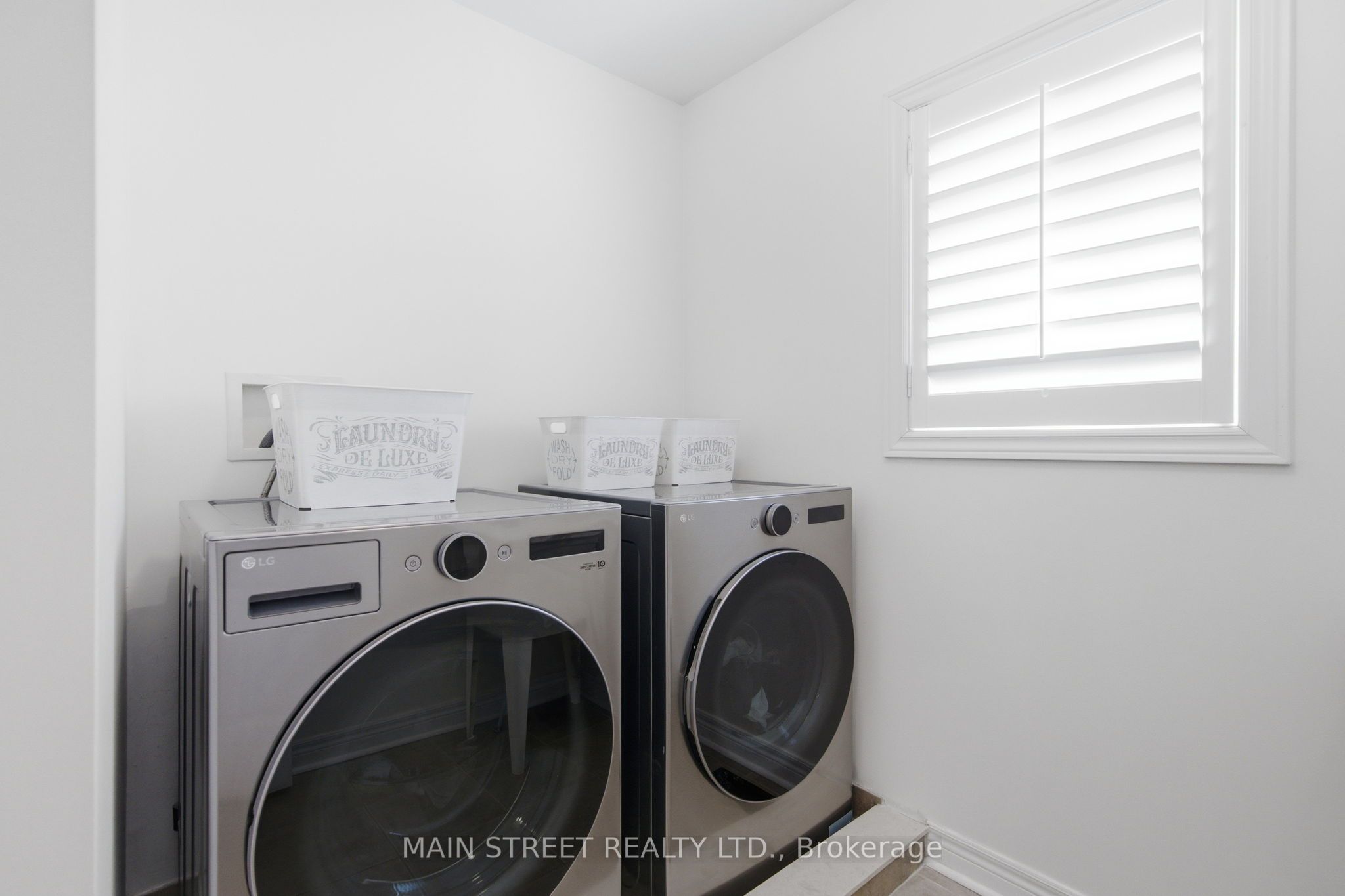 90 Four Seasons Crescent Property Photo 20