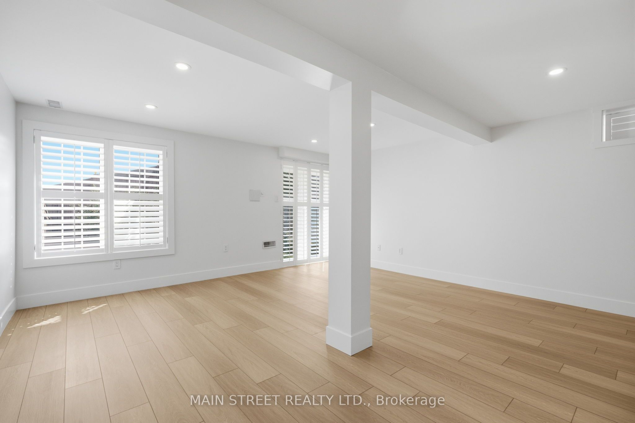 90 Four Seasons Crescent Property Photo 23
