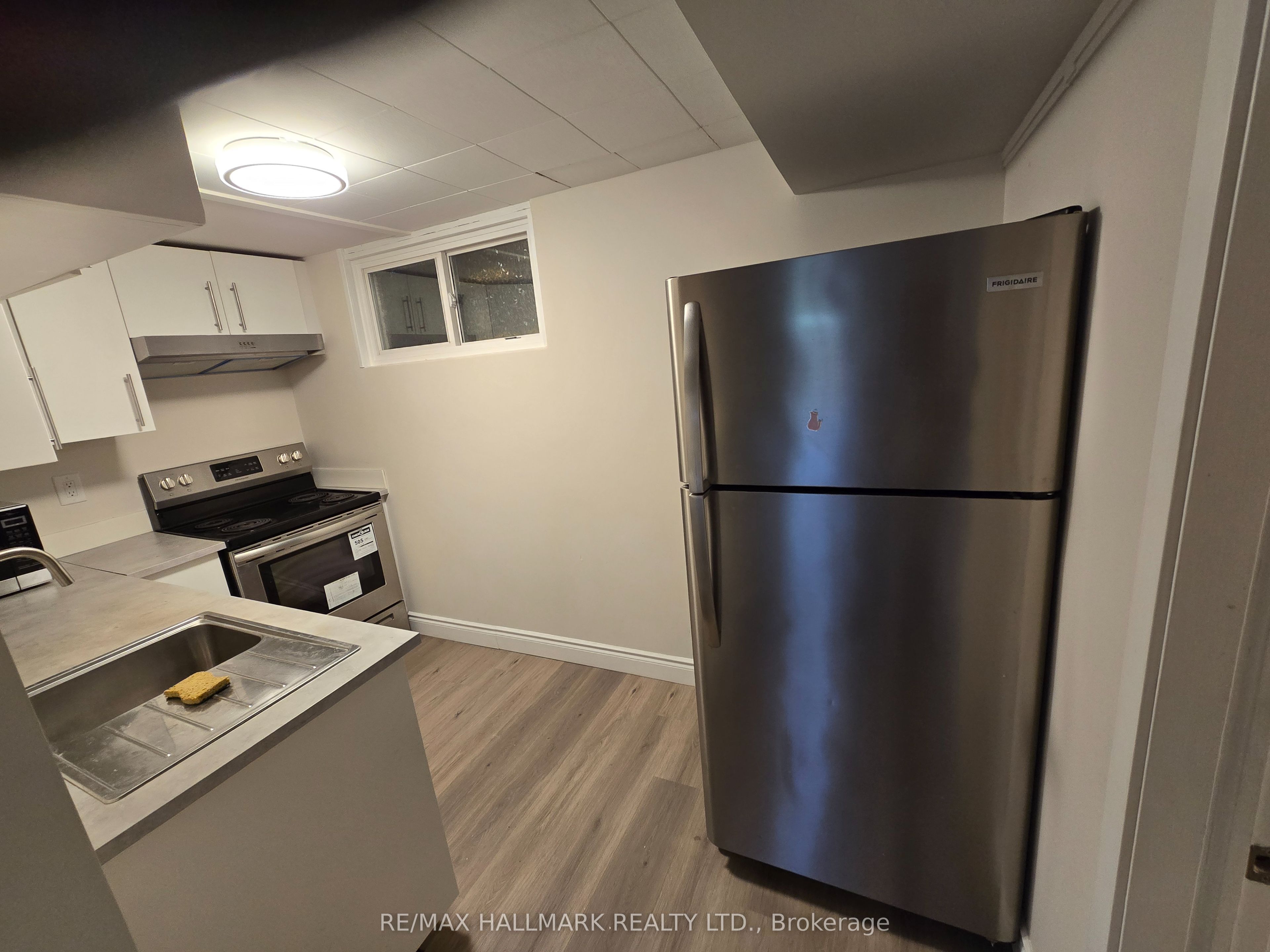 211 Norfolk Avenue Property Photo 5