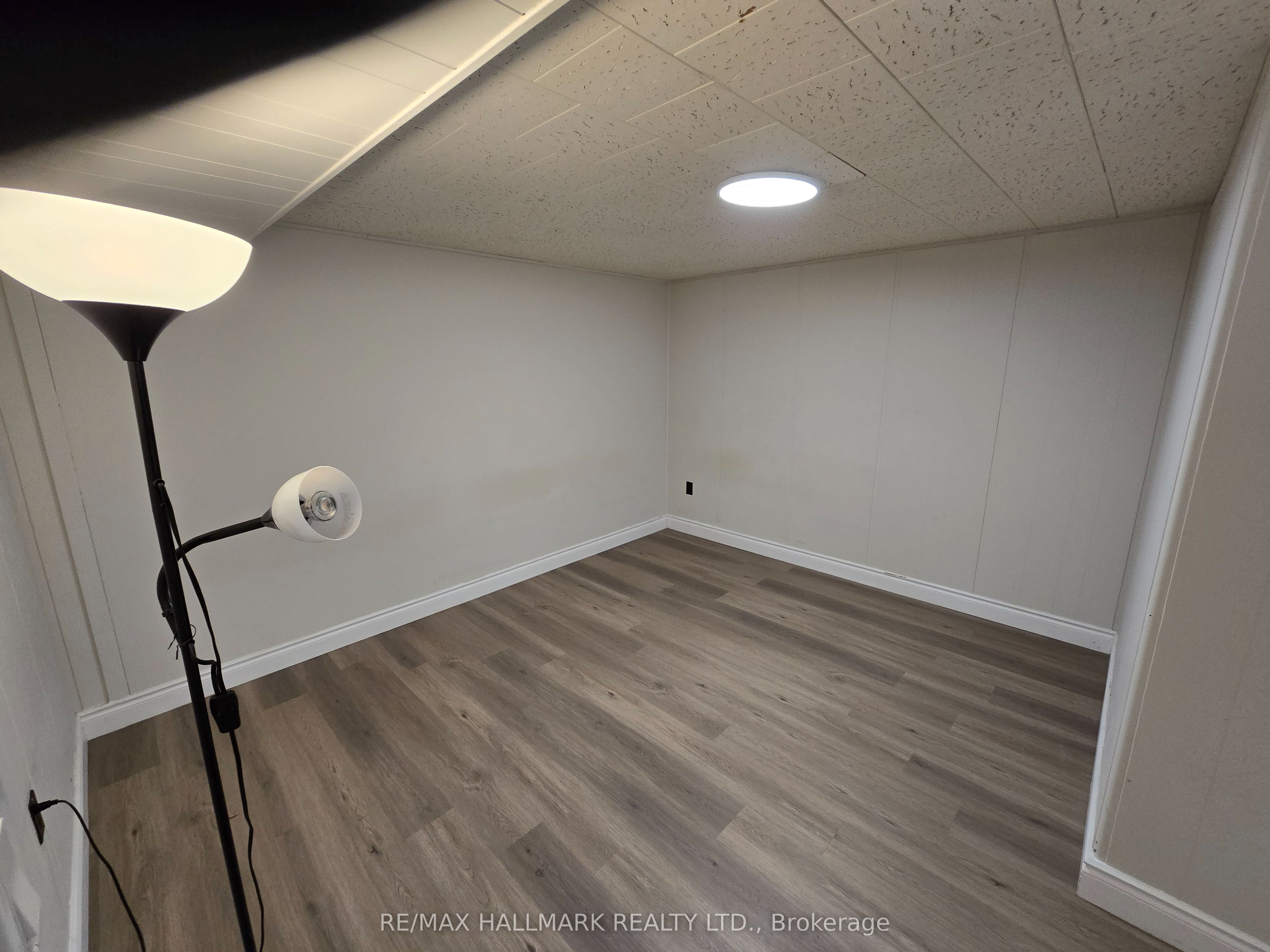 211 Norfolk Avenue Property Photo 6