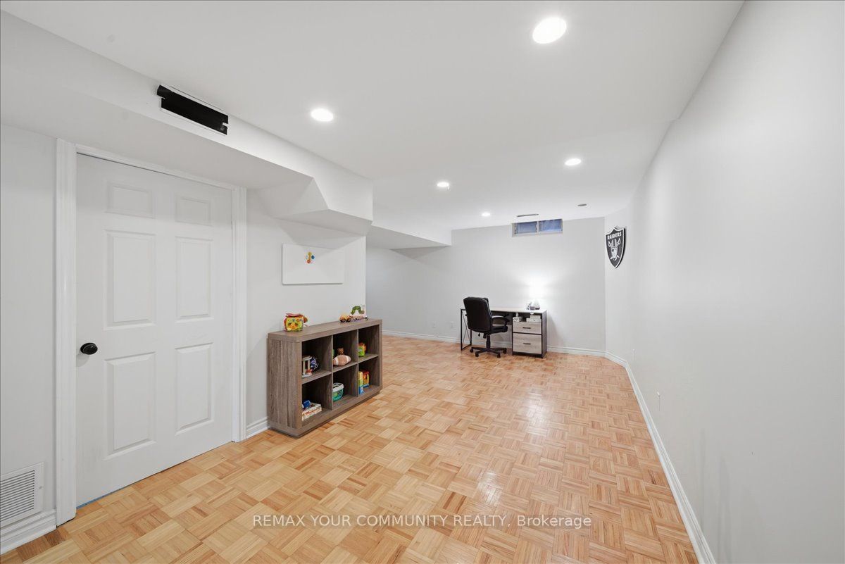91 Downey Circle Property Photo 35