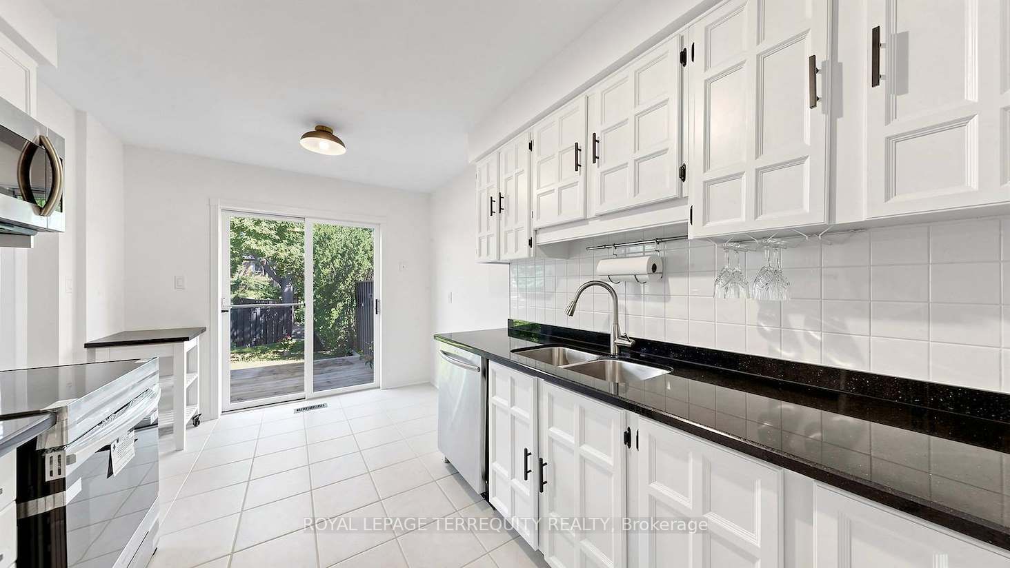 95 Confederation Way #64 Property Photo 13