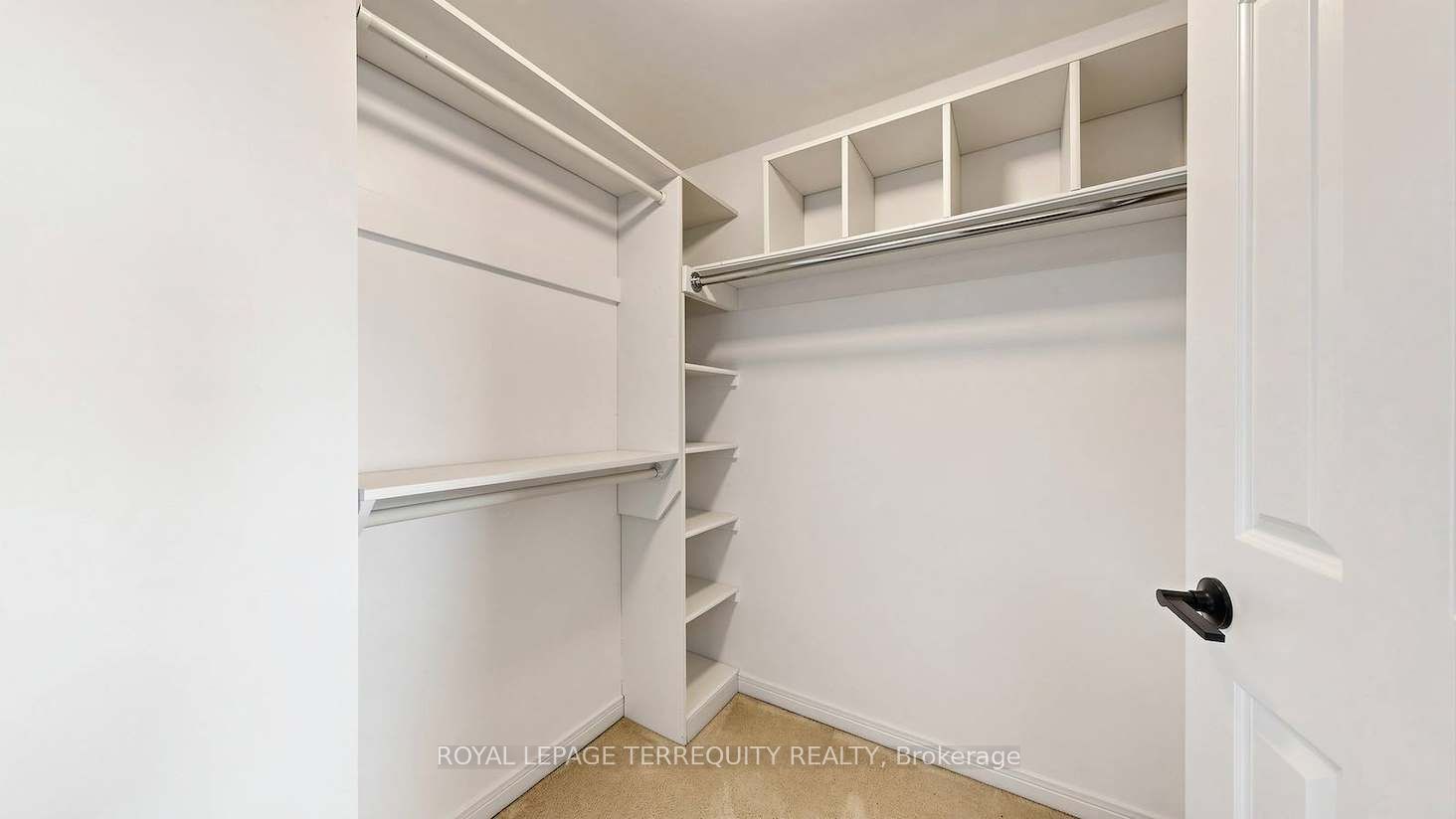 95 Confederation Way #64 Property Photo 29