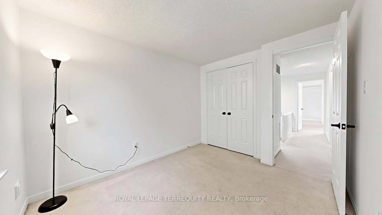 95 Confederation Way #64 Property Photo 33
