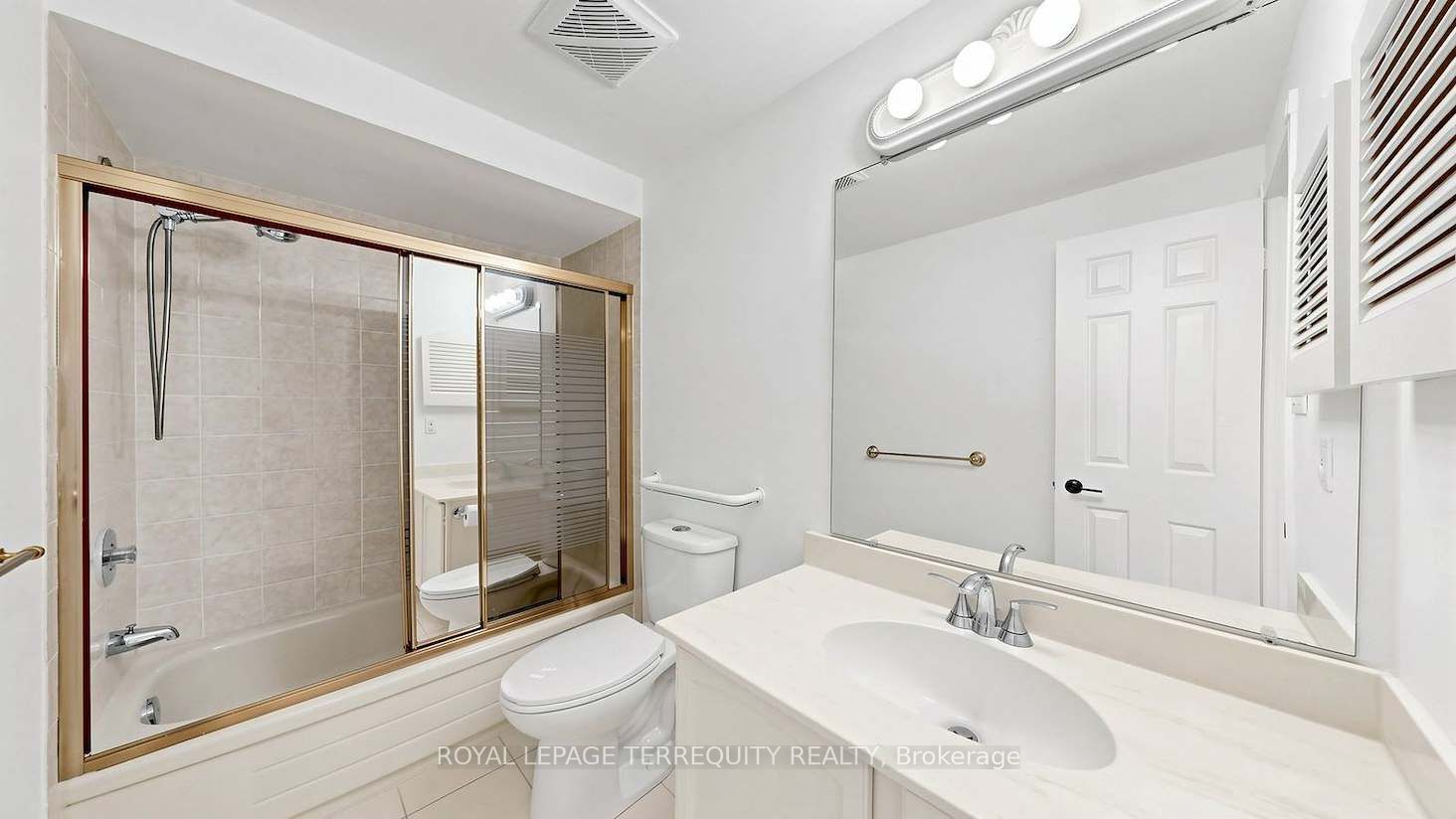 95 Confederation Way #64 Property Photo 36