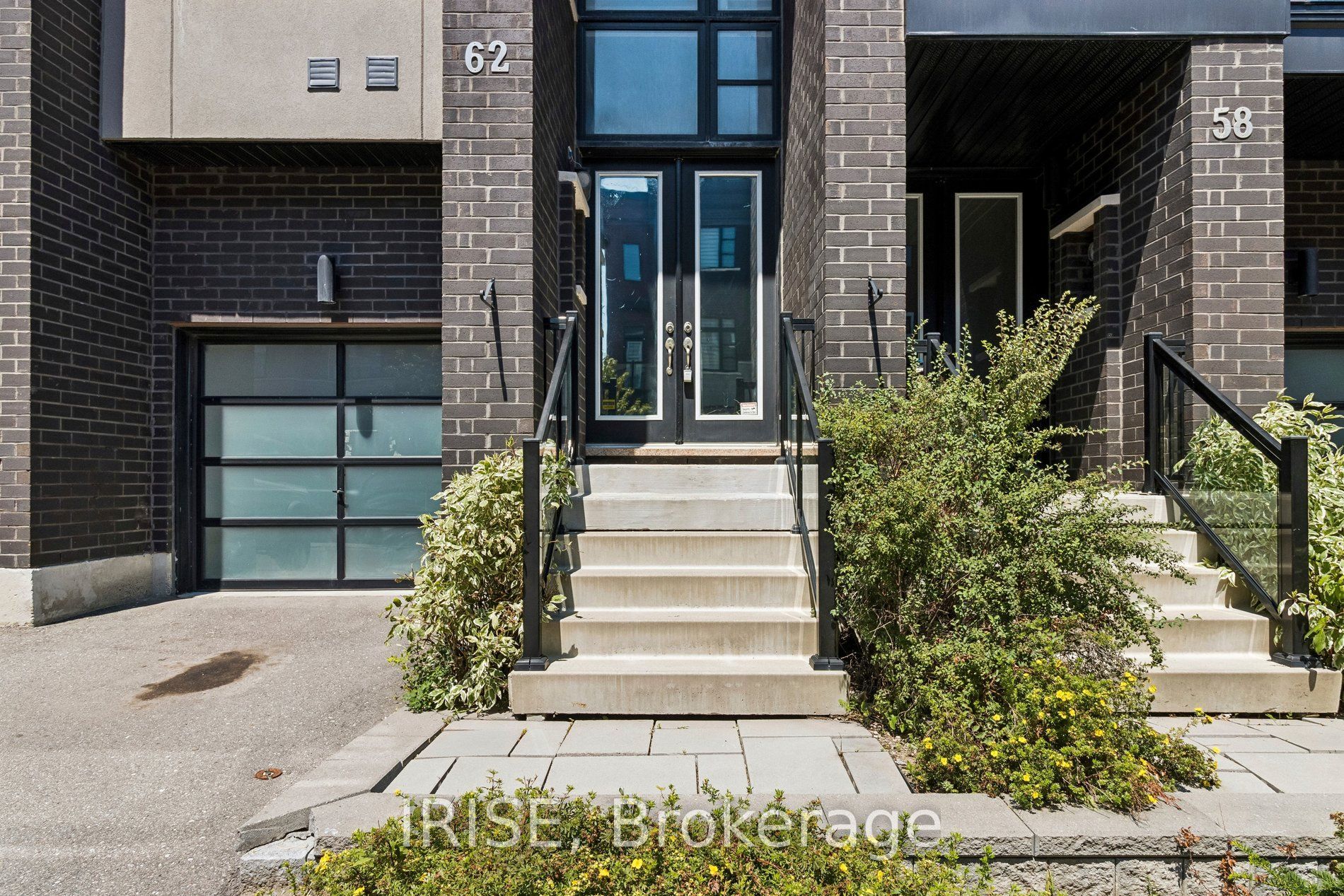 62 Laskin Drive Property Photo 1