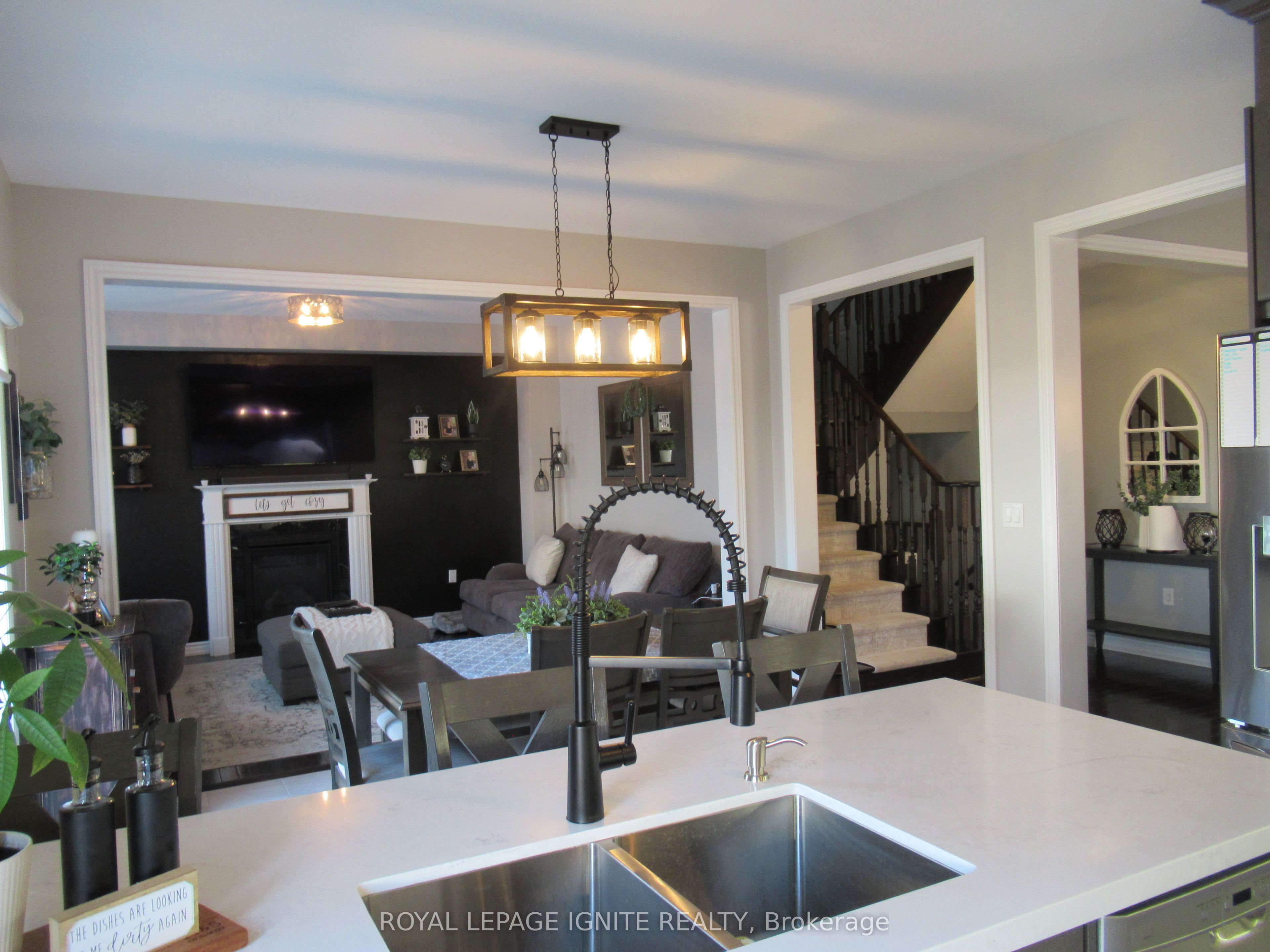 170 Gold Park Gate Property Photo 8