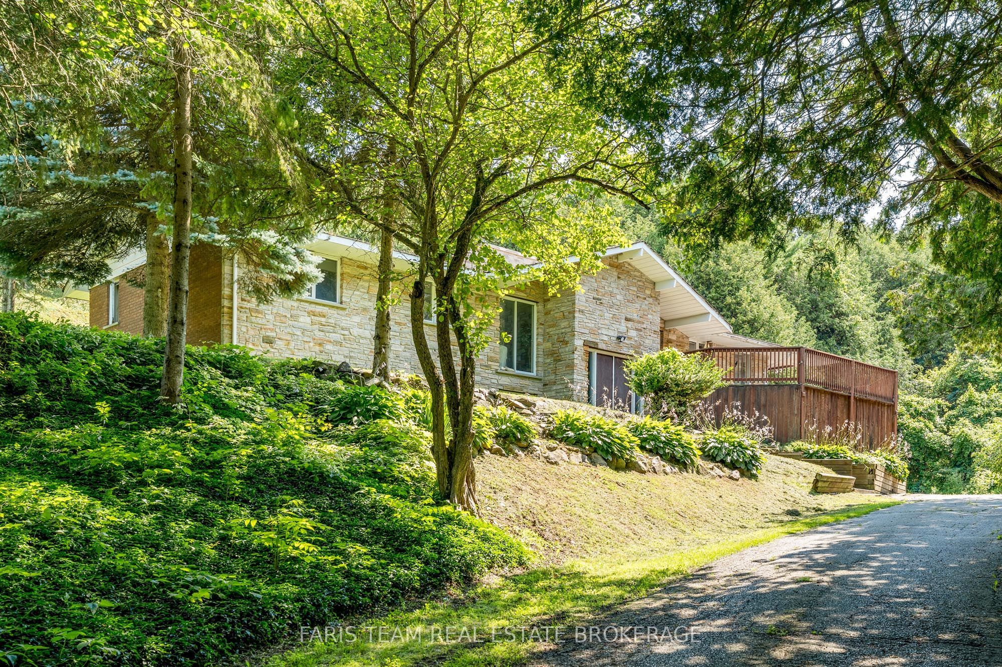 5809 10th Side Road Property Photo 3