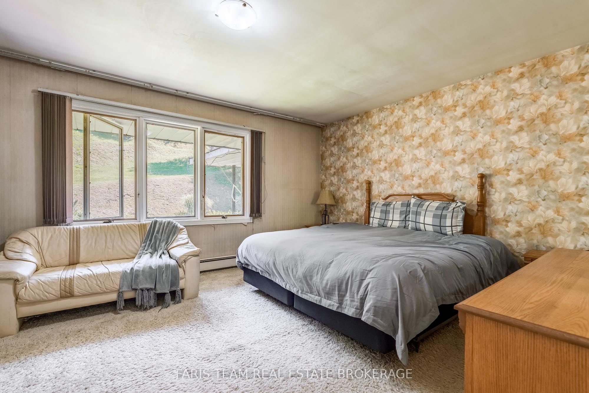 5809 10th Side Road Property Photo 17