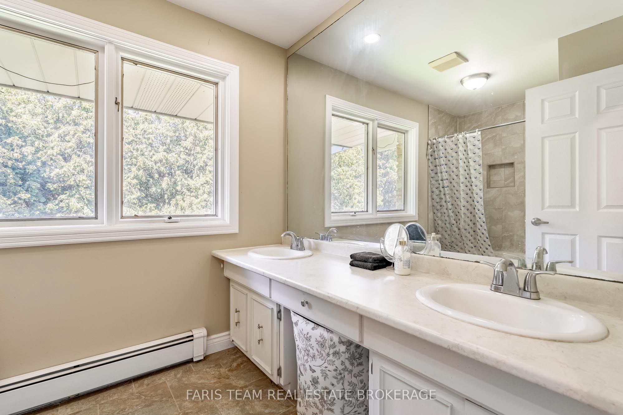 5809 10th Side Road Property Photo 19