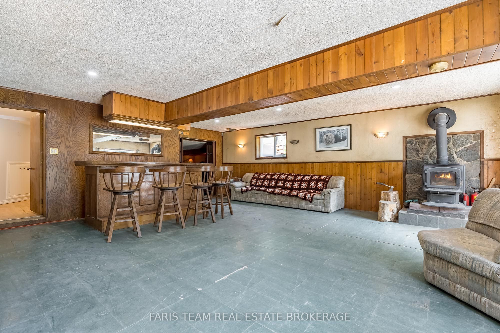 5809 10th Side Road Property Photo 21