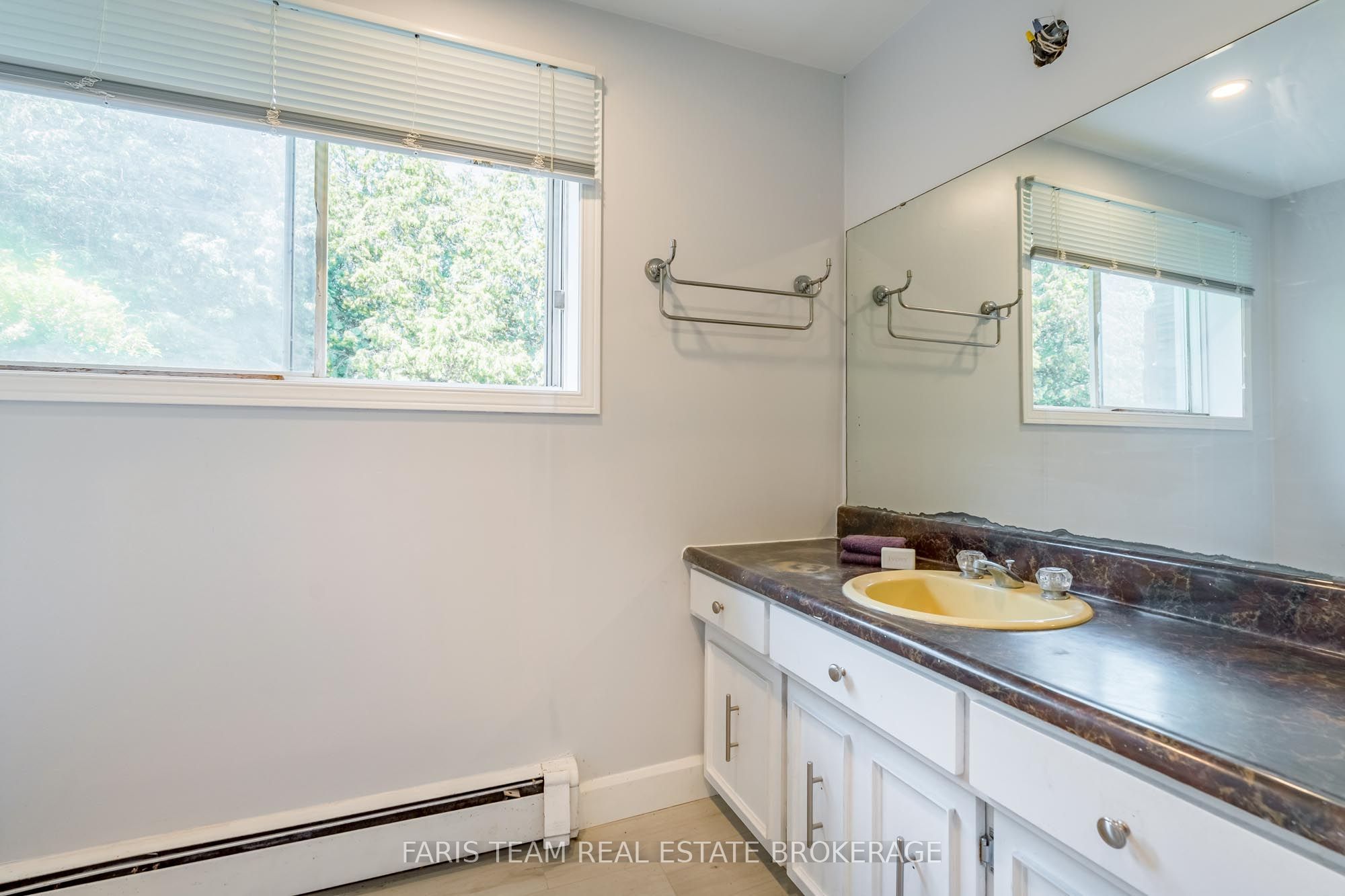 5809 10th Side Road Property Photo 28