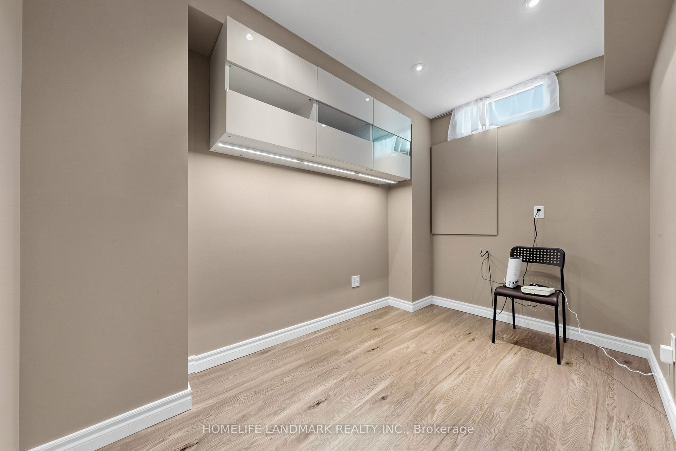 4 Merton Street Property Photo 25