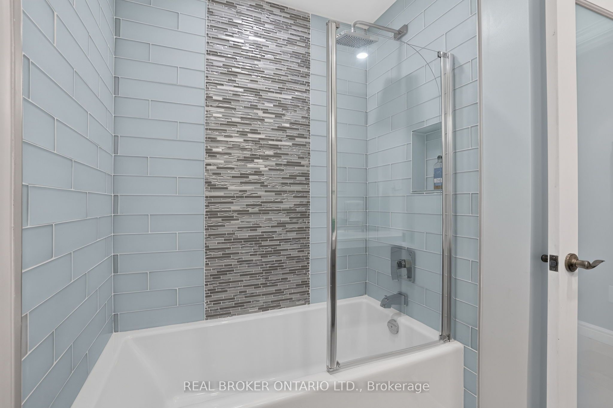 20417 Centre Street Property Photo 29