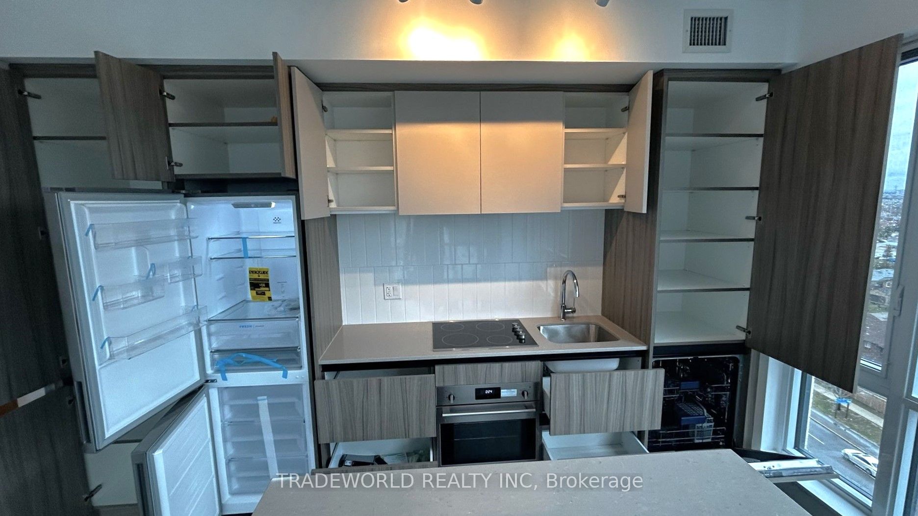 7950 Bathurst Street 1016 Property Photo 6