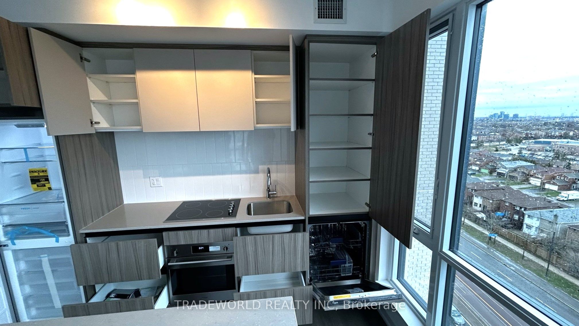7950 Bathurst Street 1016 Property Photo 8